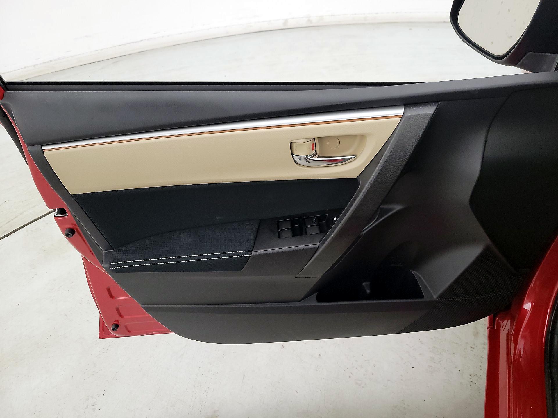 Thumbnail: 2014 Toyota Corolla - 12
