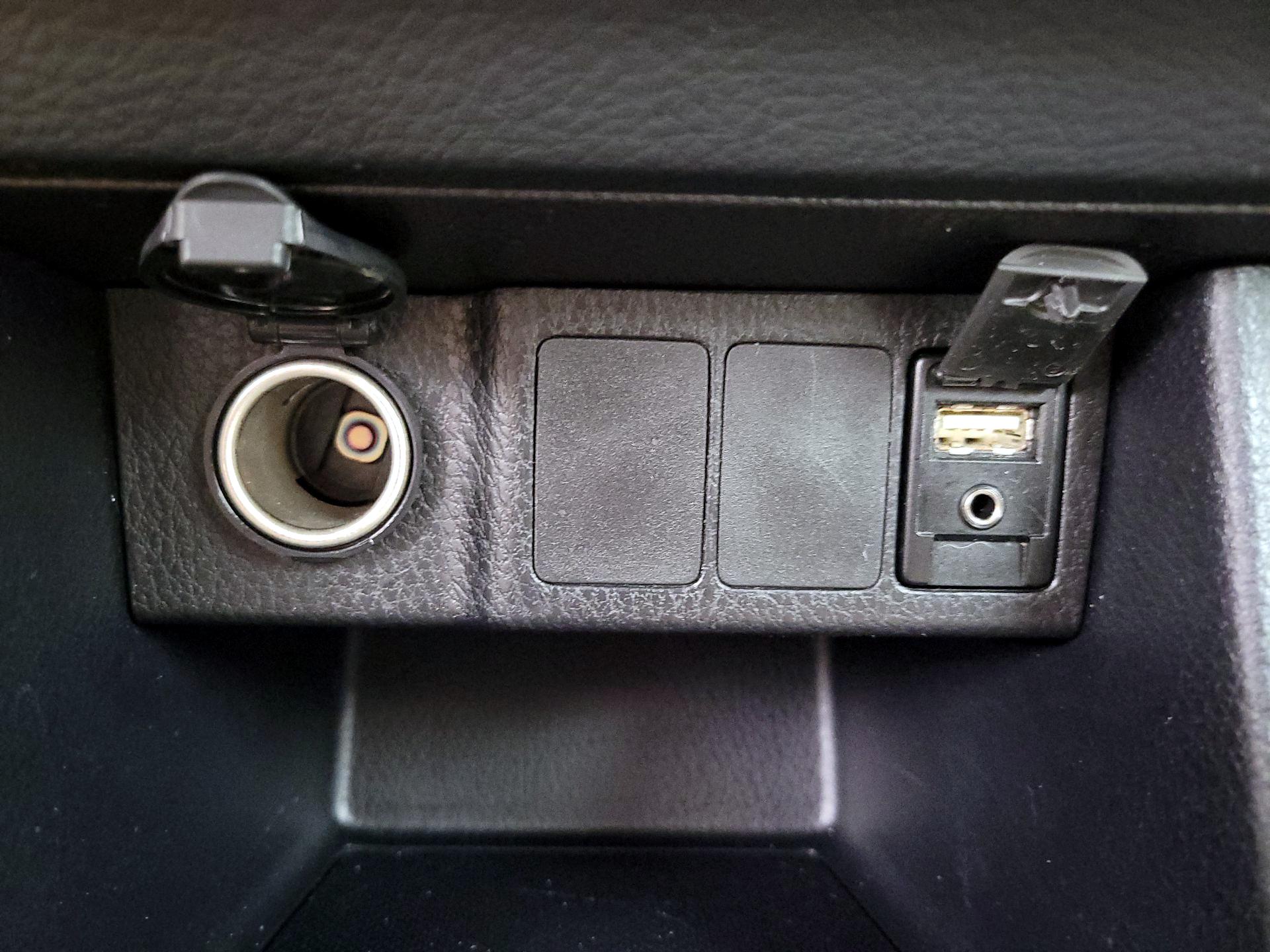 Thumbnail: 2014 Toyota Corolla - 18
