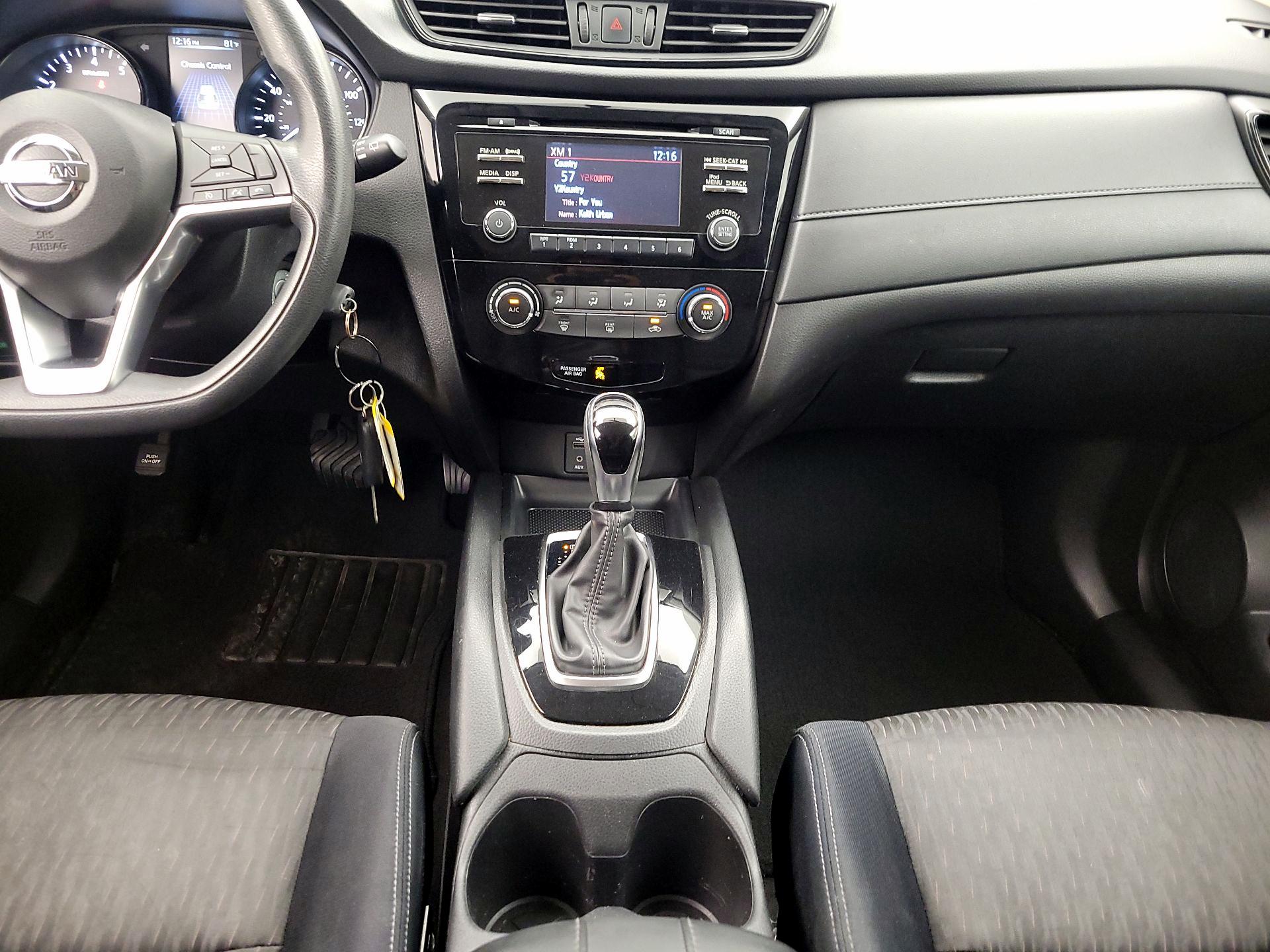 Thumbnail: 2017 Nissan Rogue - 17
