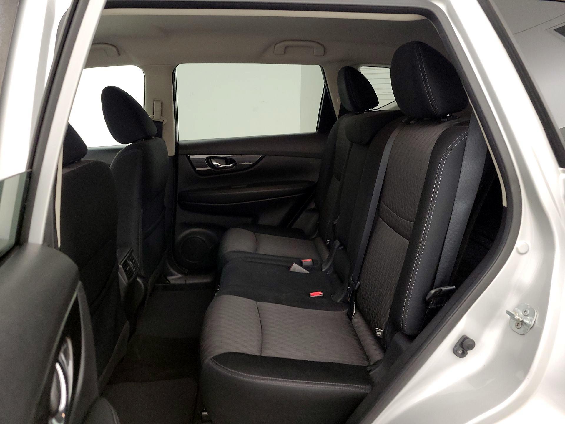 Thumbnail: 2017 Nissan Rogue - 19