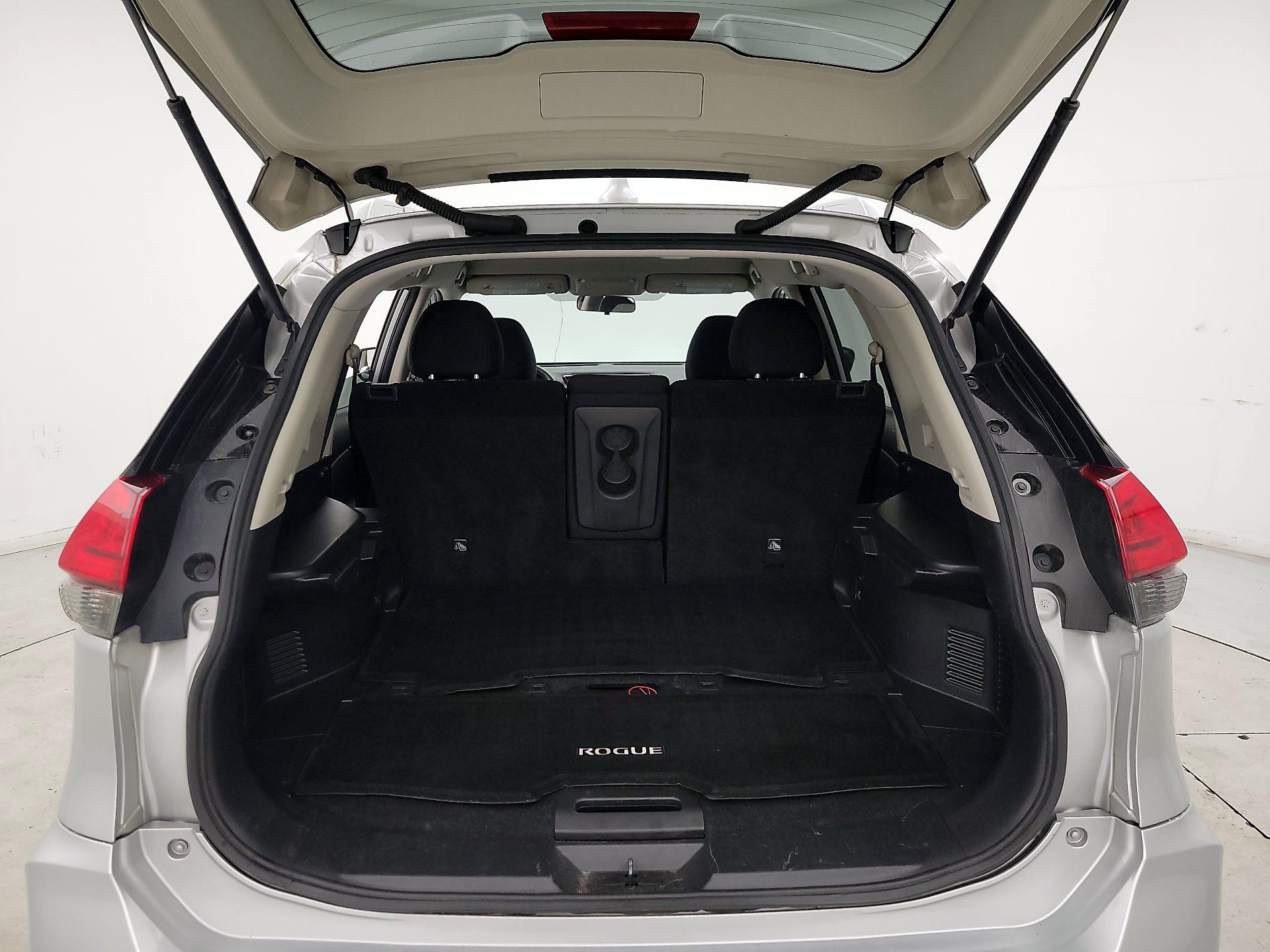 Thumbnail: 2017 Nissan Rogue - 20