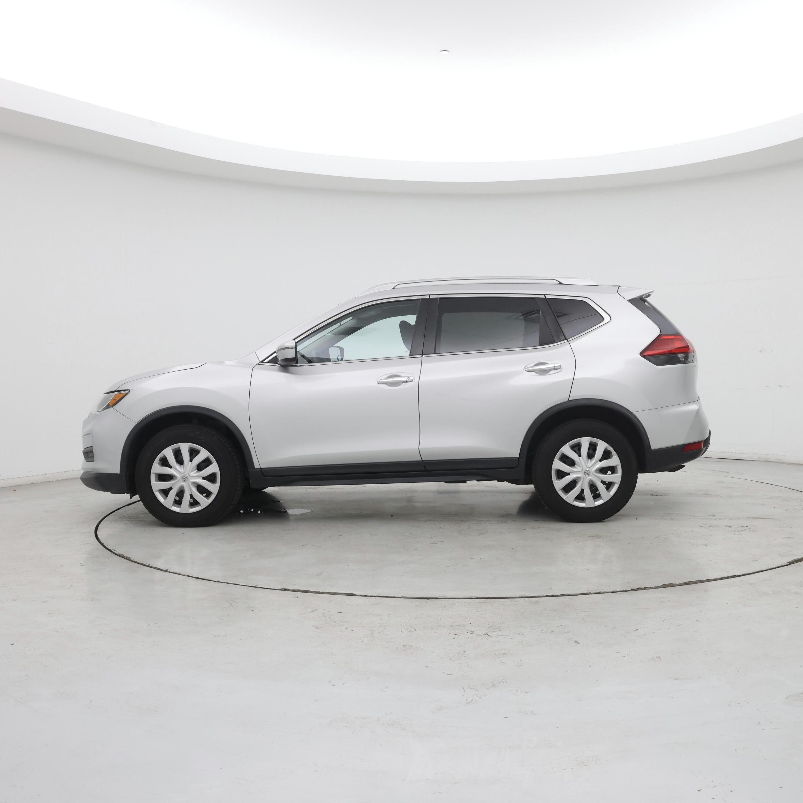 Thumbnail: 2017 Nissan Rogue - 3