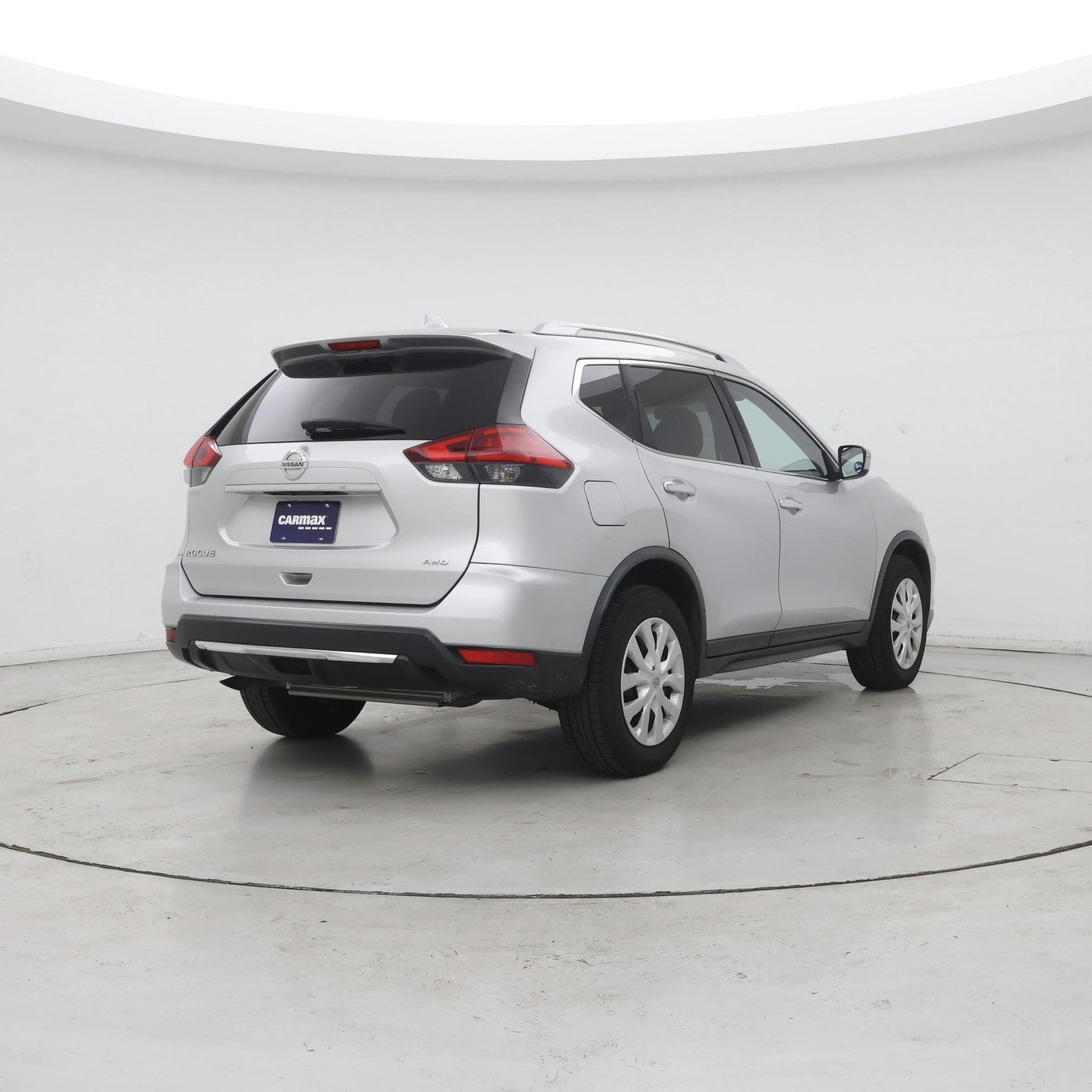 Thumbnail: 2017 Nissan Rogue - 8