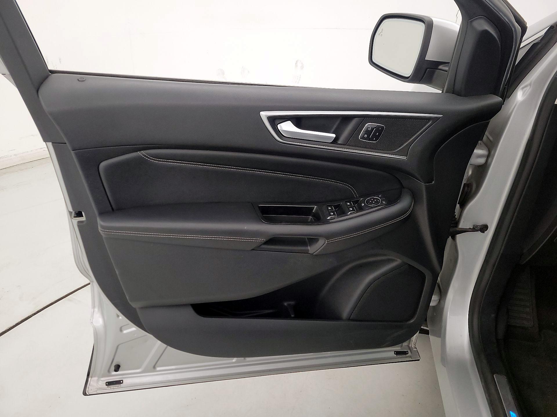 Thumbnail: 2015 Ford Edge - 12