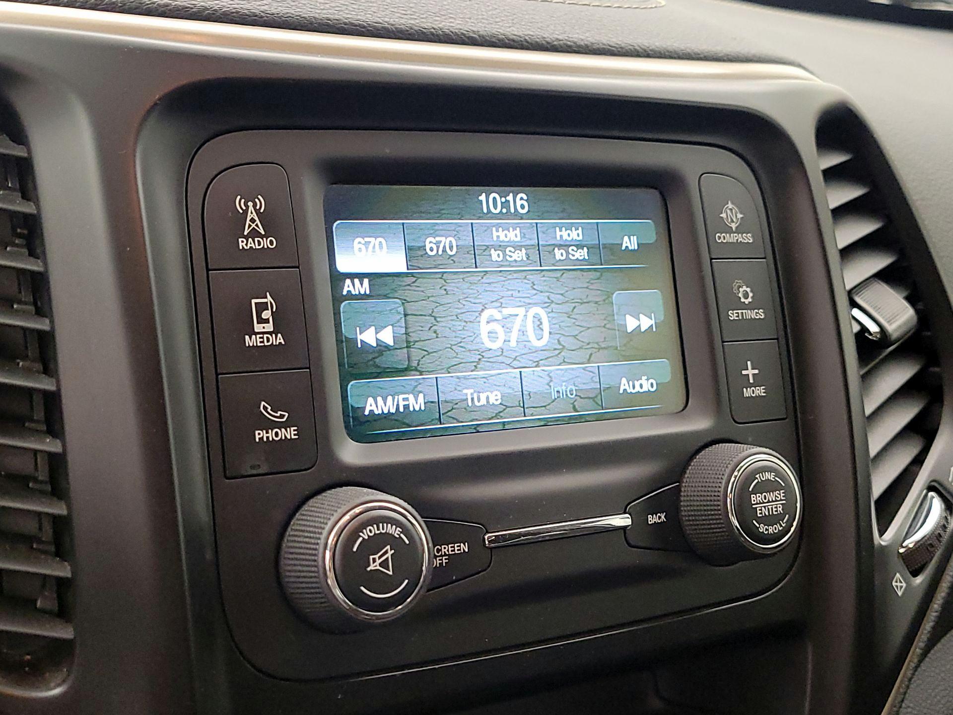 Thumbnail: 2014 Jeep Cherokee - 14