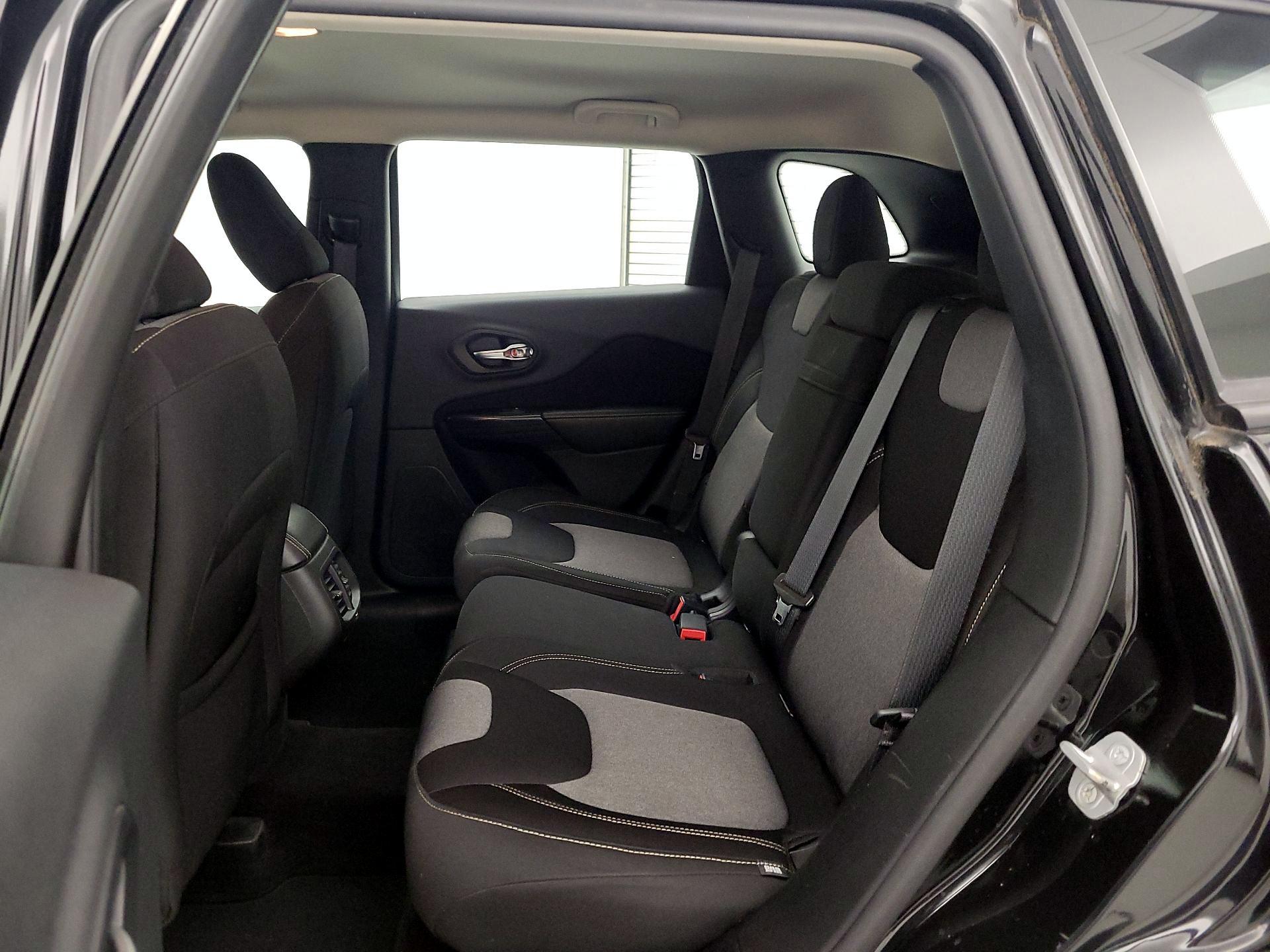 Thumbnail: 2014 Jeep Cherokee - 18