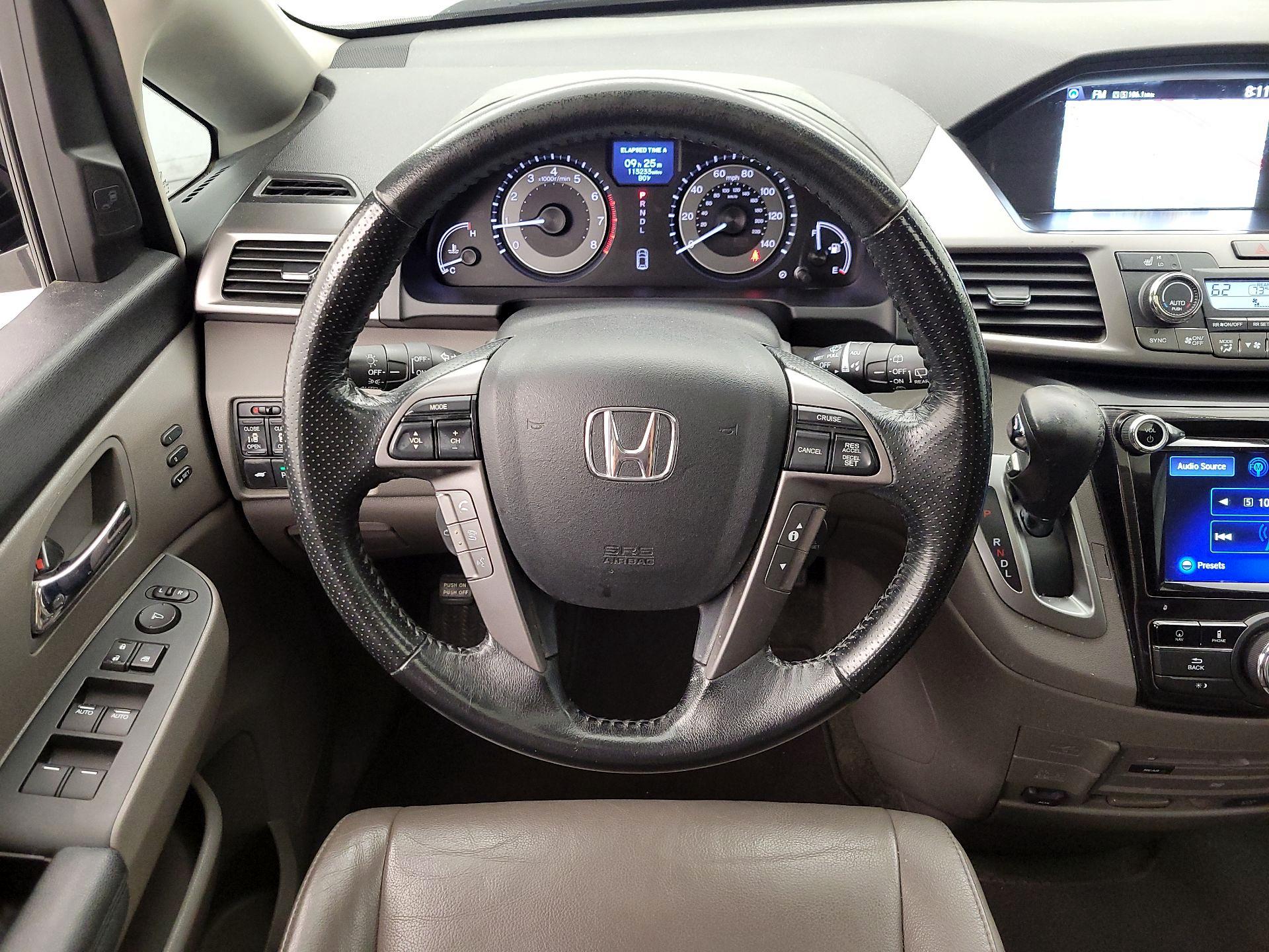 Thumbnail: 2015 Honda Odyssey - 10