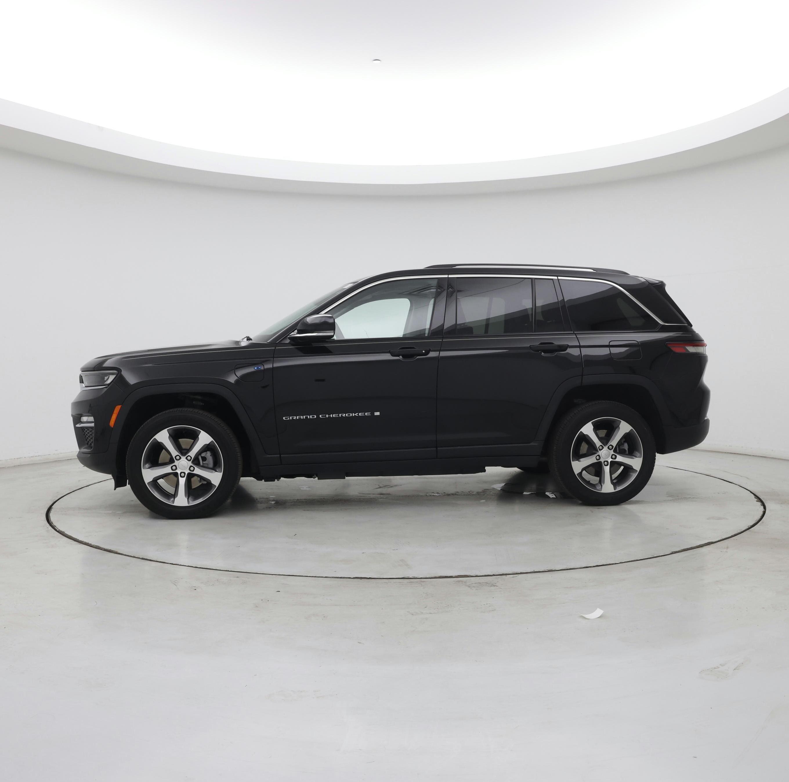 Thumbnail: 2022 Jeep Grand Cherokee - 3