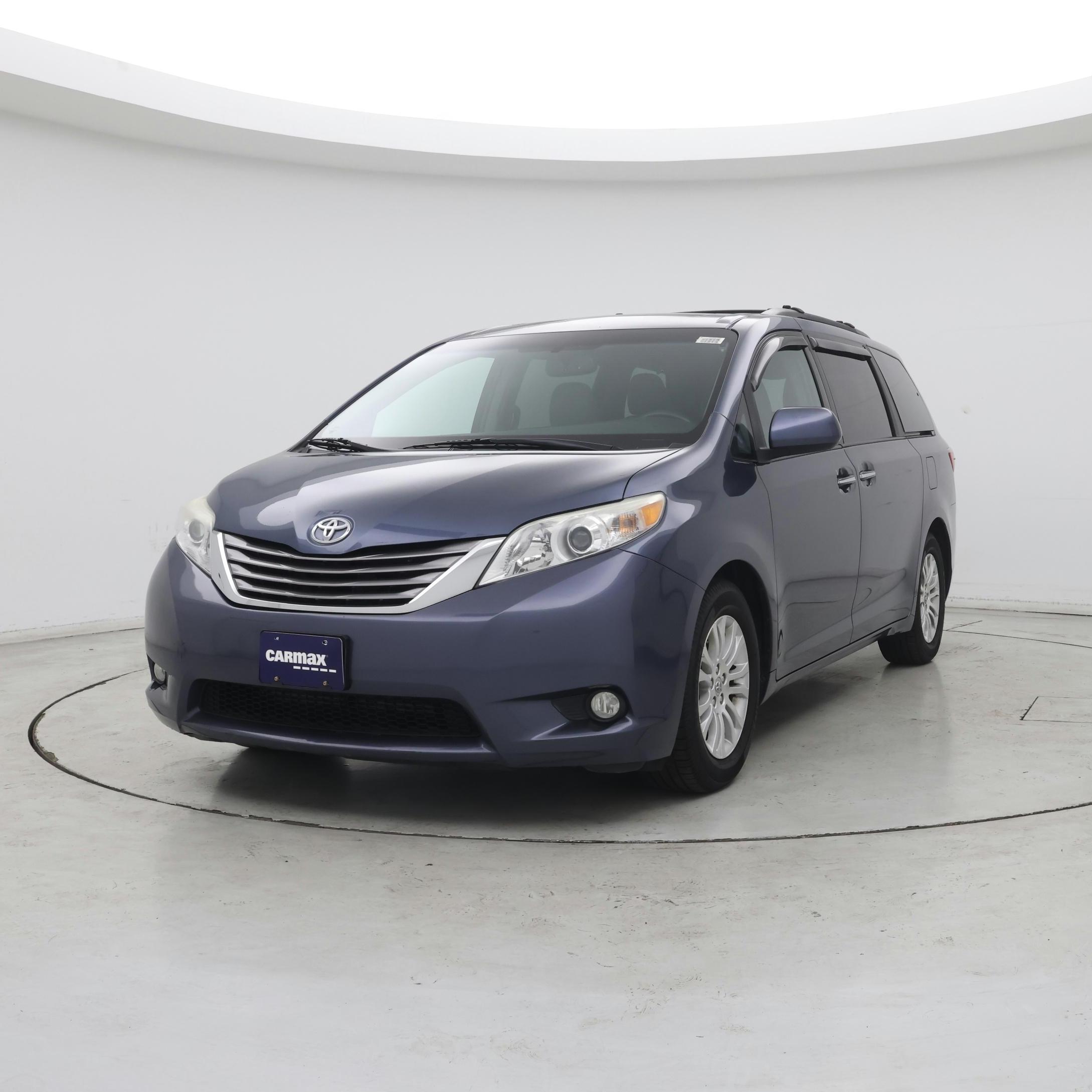 Thumbnail: 2017 Toyota Sienna - 4
