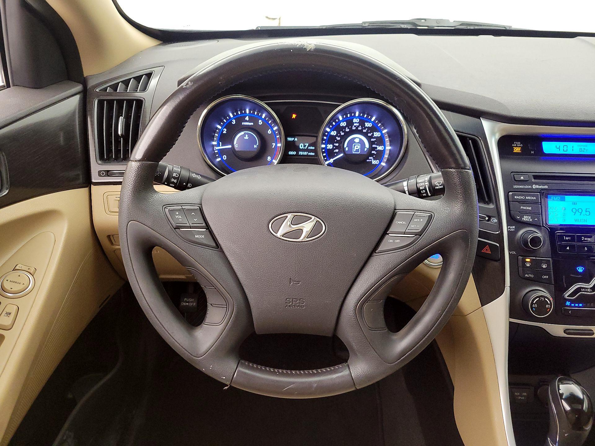 Thumbnail: 2013 Hyundai Sonata - 10