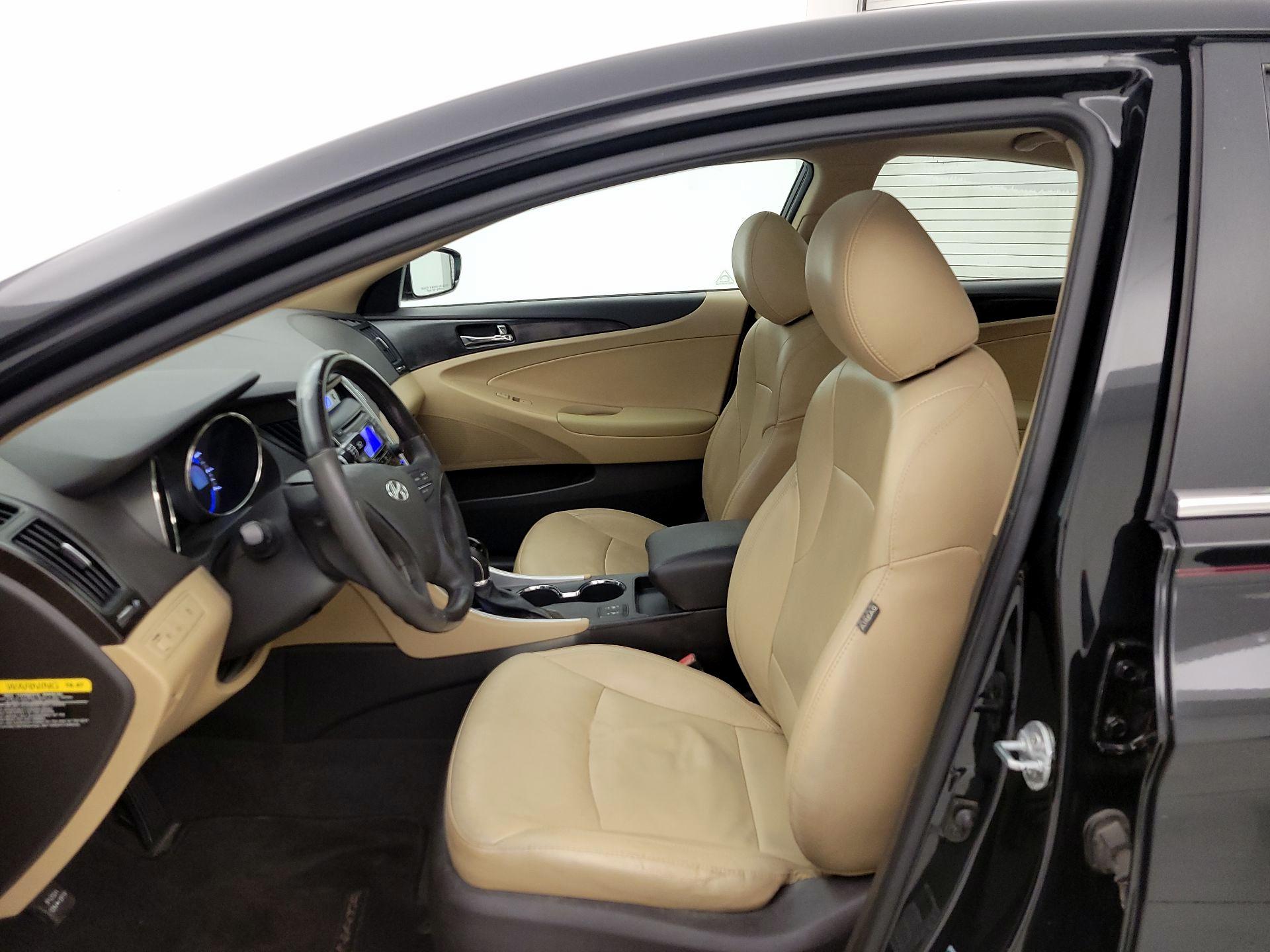 Thumbnail: 2013 Hyundai Sonata - 11