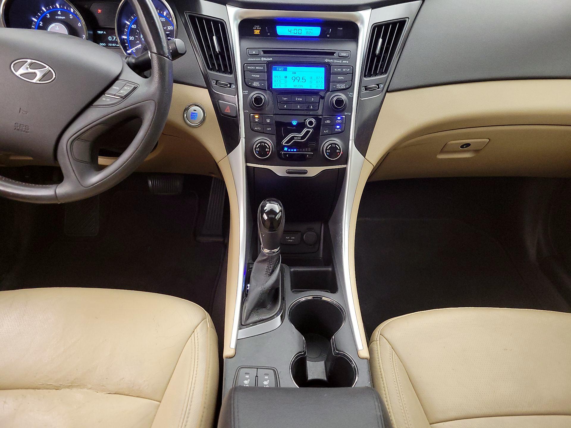 Thumbnail: 2013 Hyundai Sonata - 16
