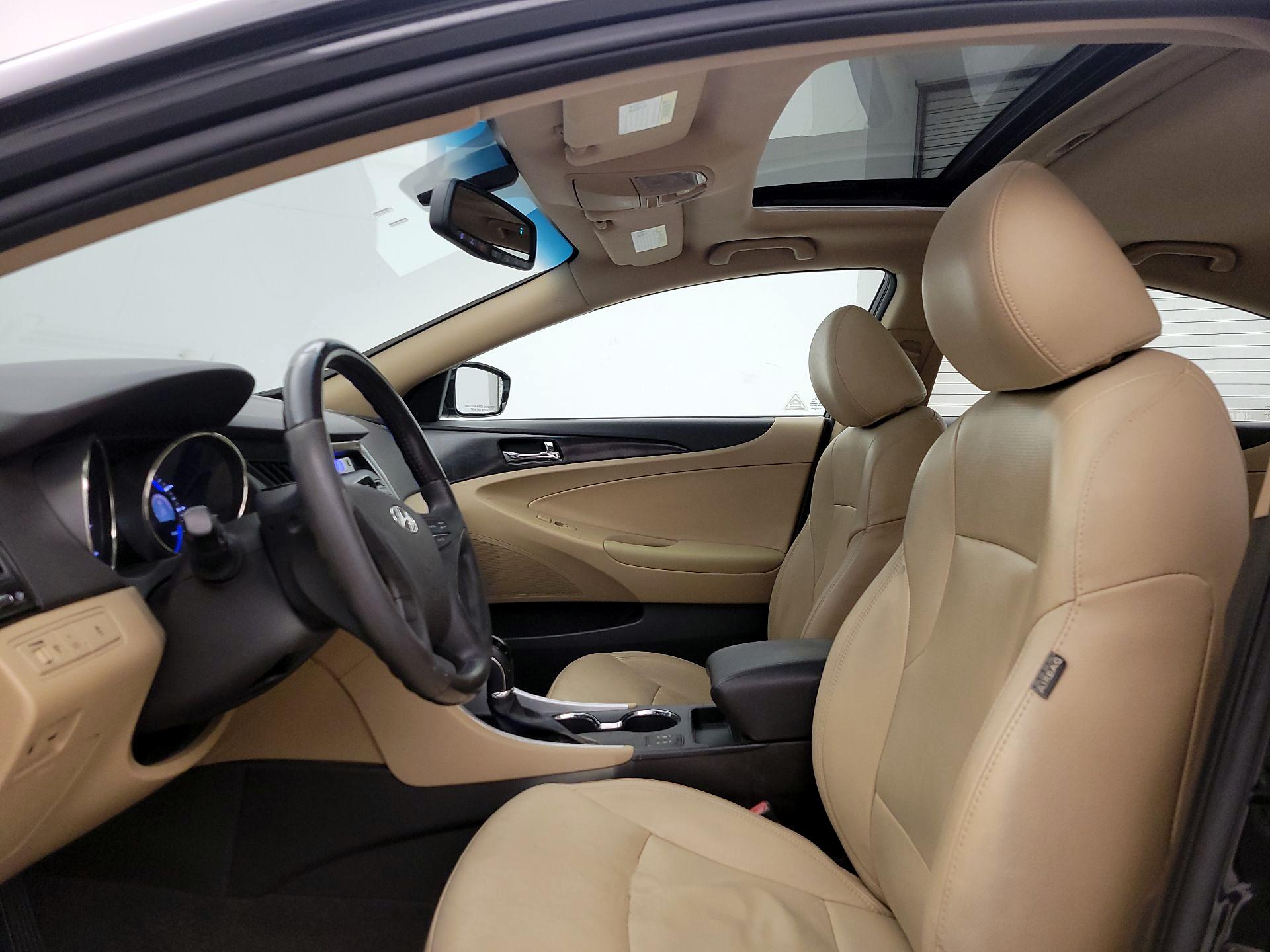 Thumbnail: 2013 Hyundai Sonata - 18