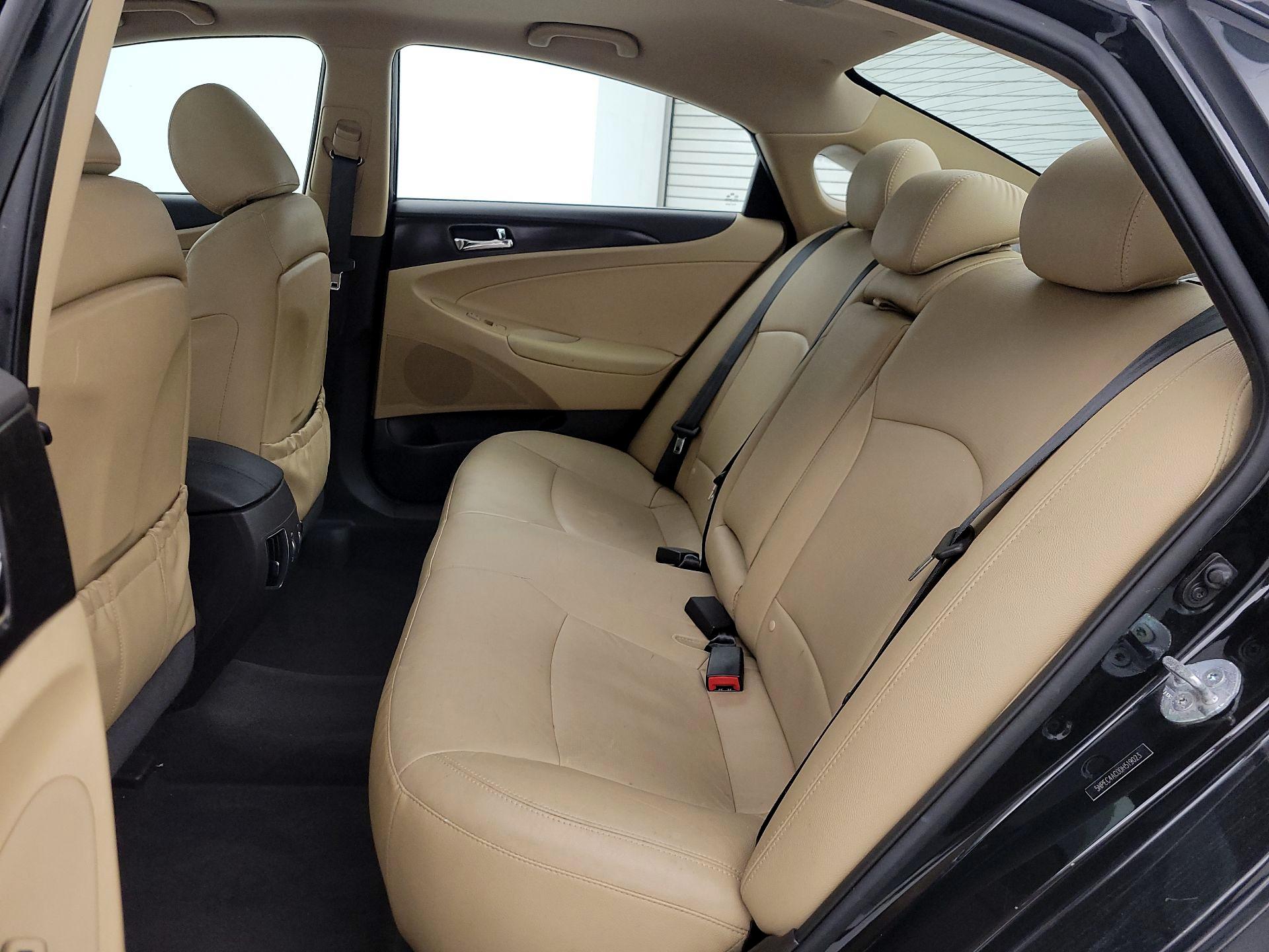 Thumbnail: 2013 Hyundai Sonata - 19