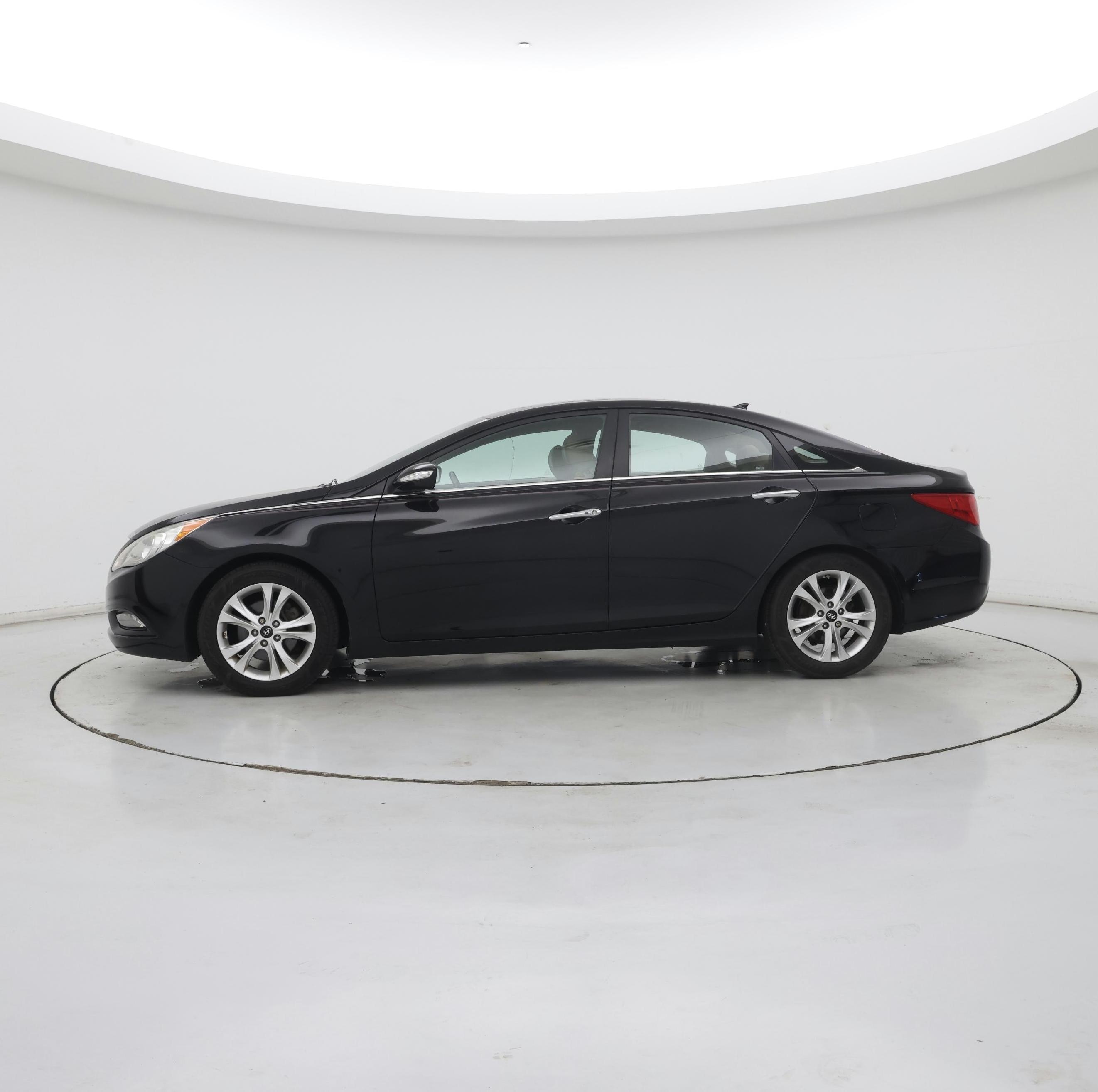 Thumbnail: 2013 Hyundai Sonata - 3