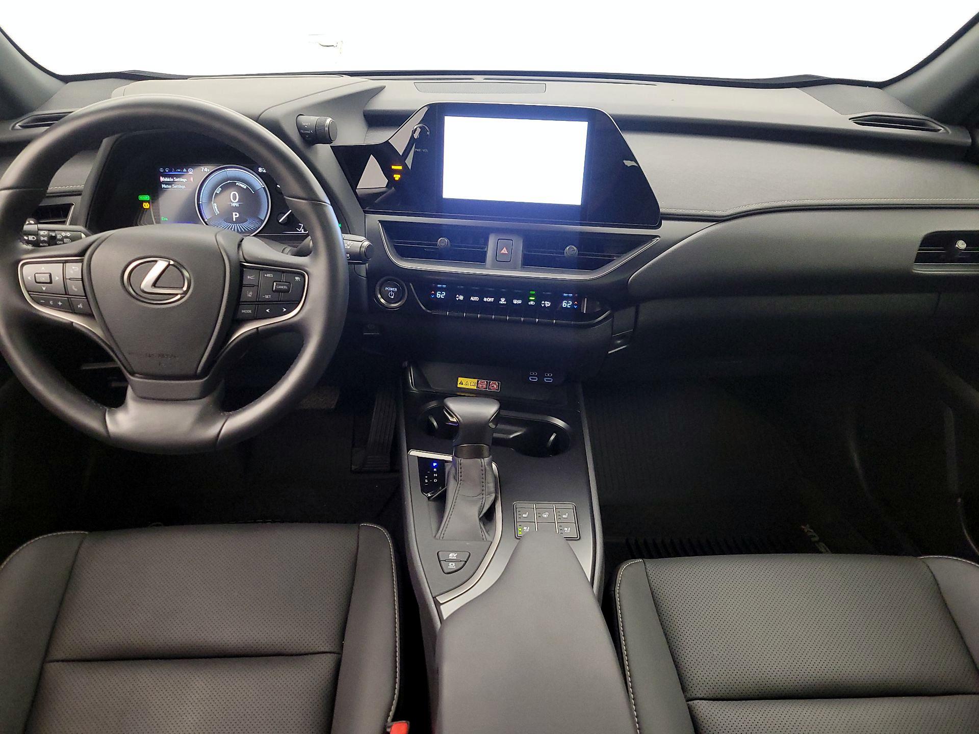 Thumbnail: 2024 Lexus UX - 9