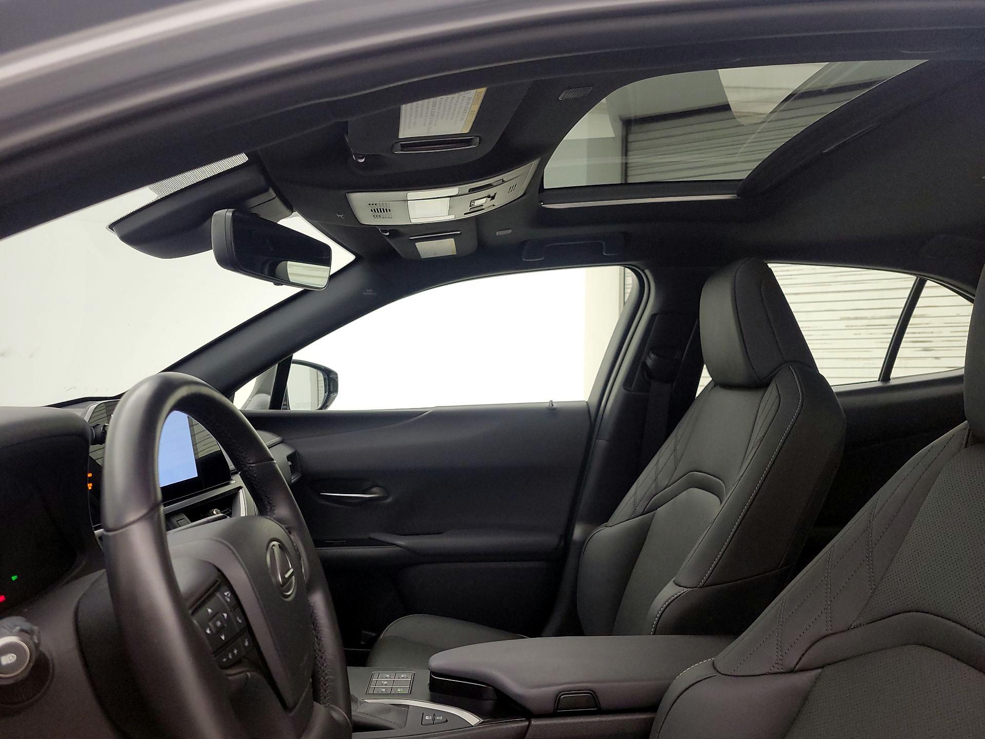 Thumbnail: 2024 Lexus UX - 19