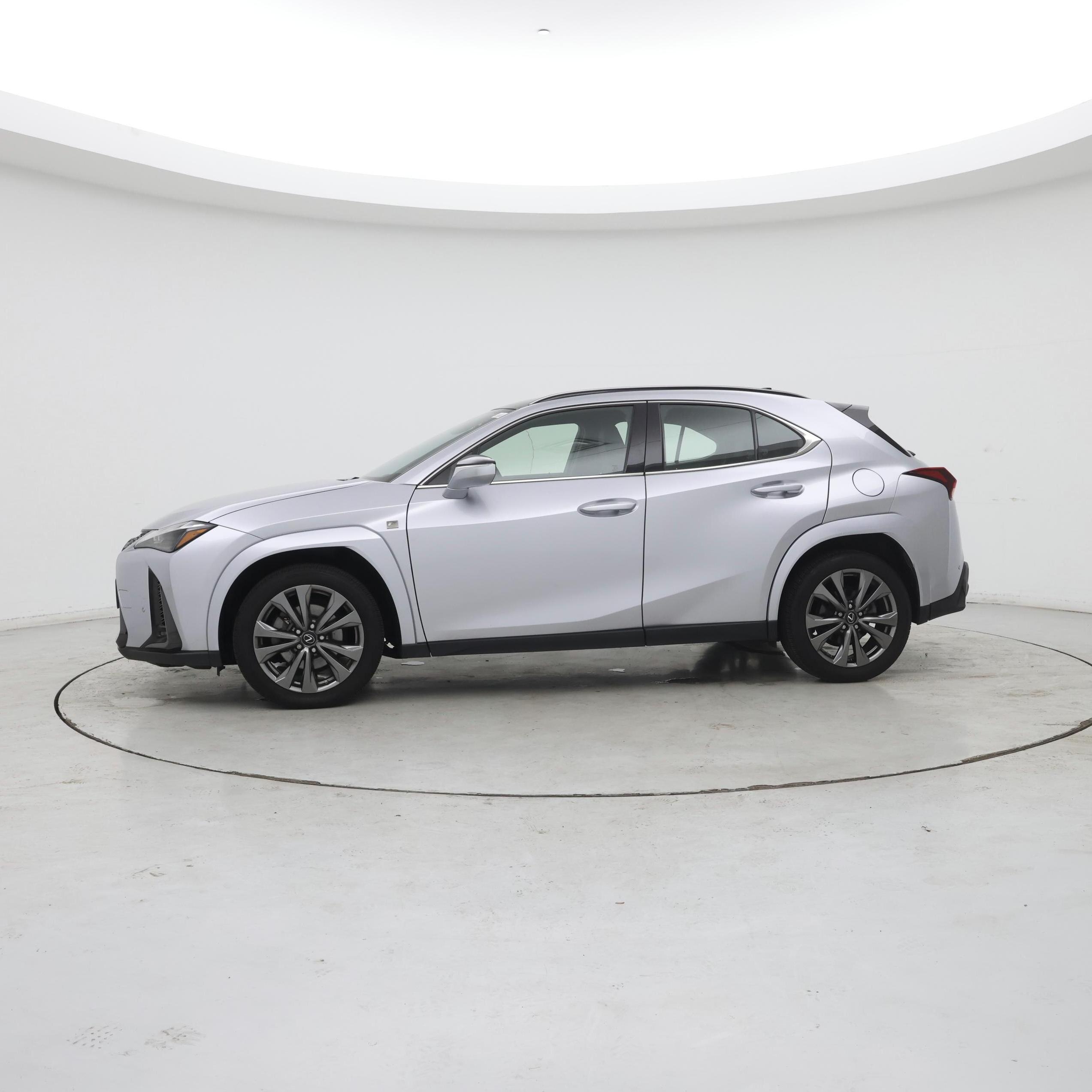 Thumbnail: 2024 Lexus UX - 3