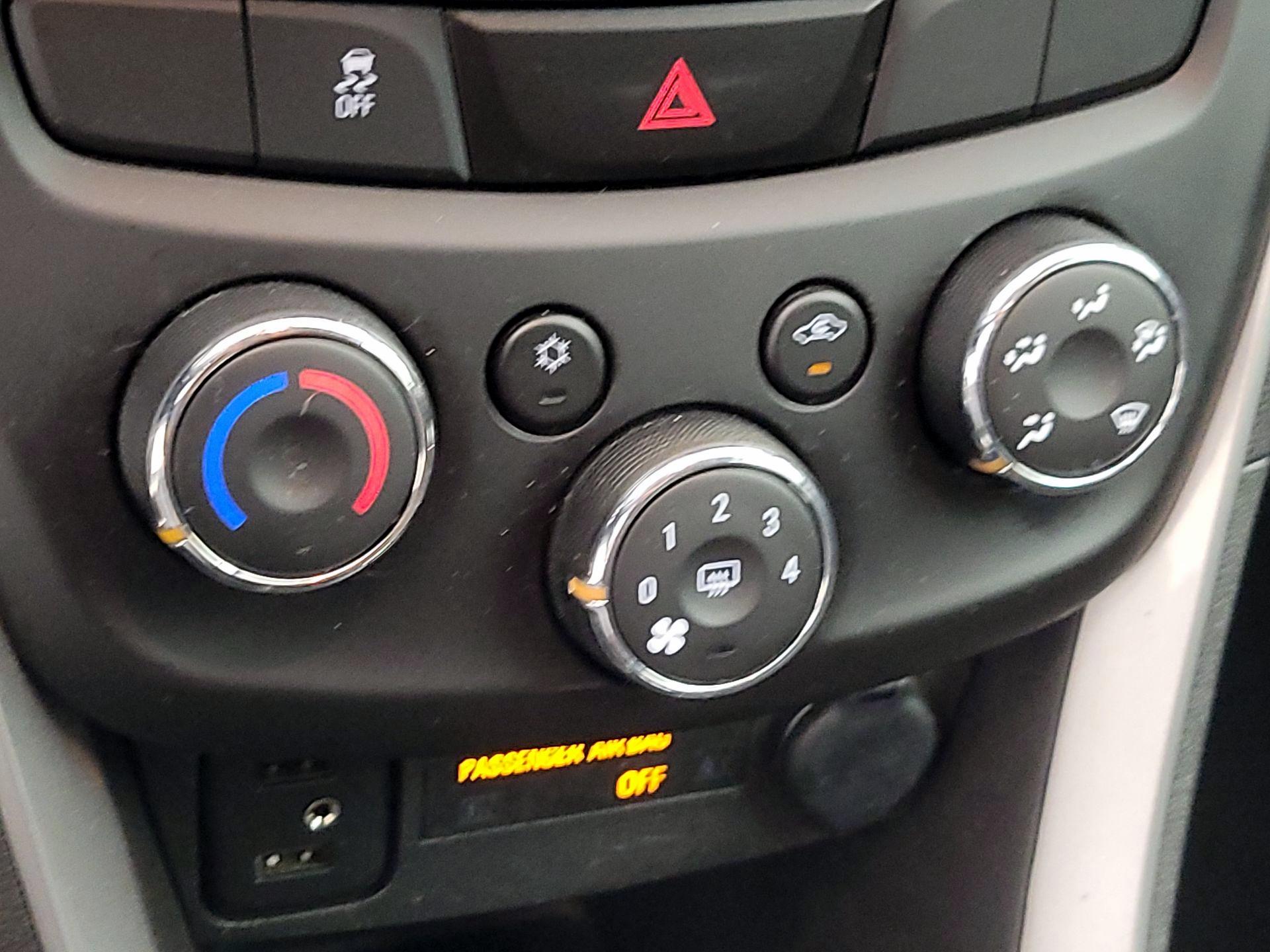 Thumbnail: 2020 Chevrolet Trax - 16