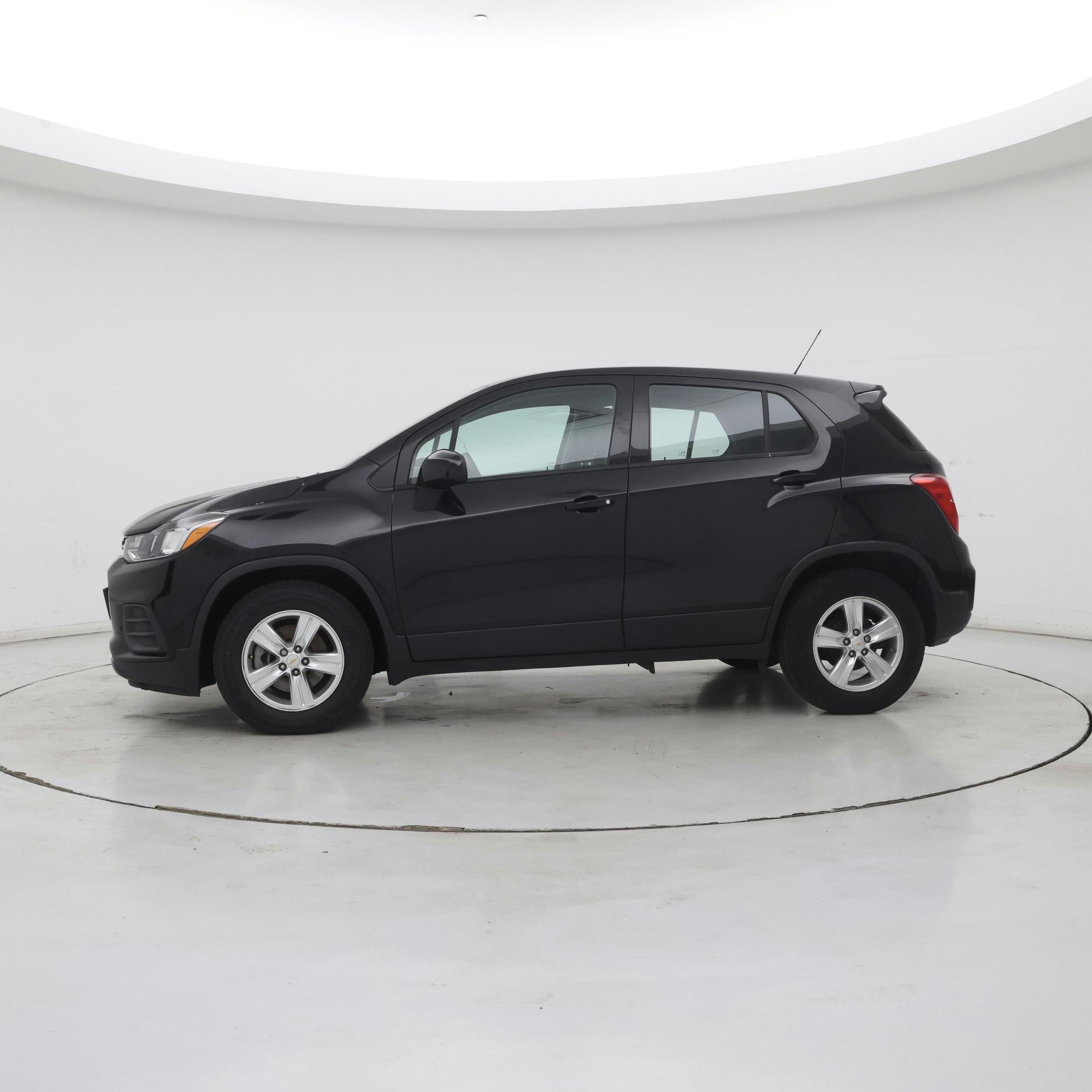 Thumbnail: 2020 Chevrolet Trax - 3