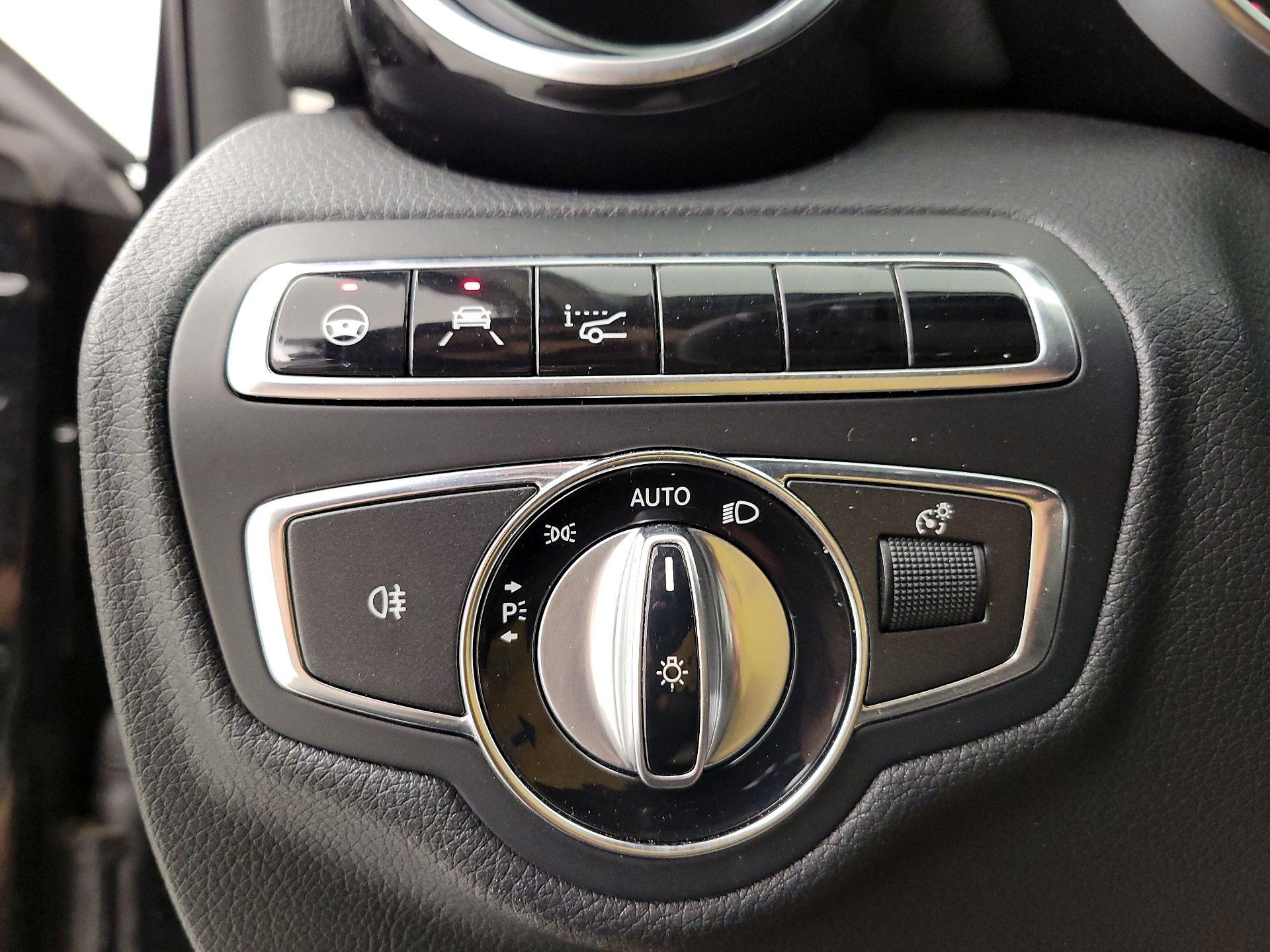 Thumbnail: 2015 Mercedes-Benz C-Class - 13