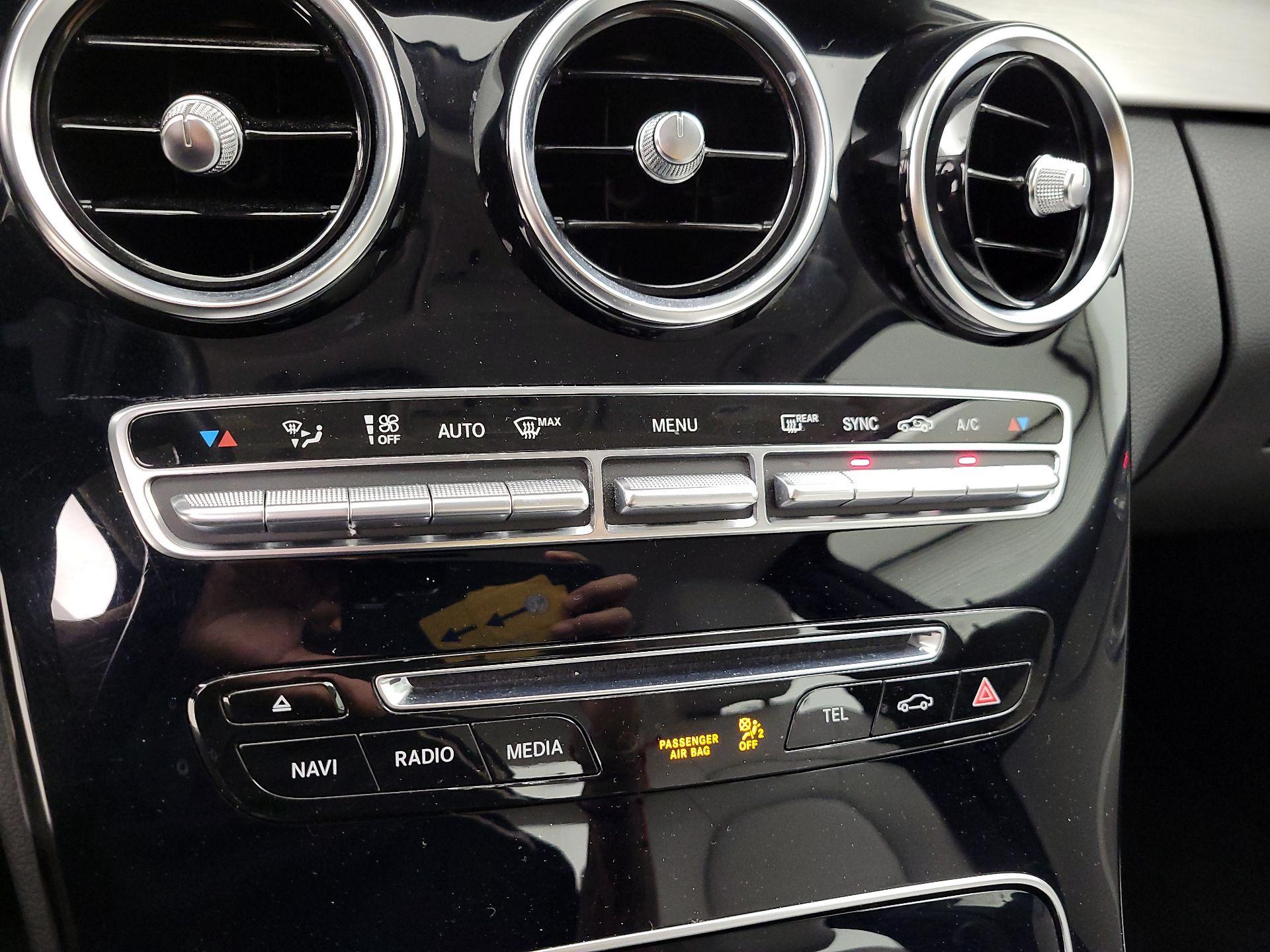 Thumbnail: 2015 Mercedes-Benz C-Class - 17
