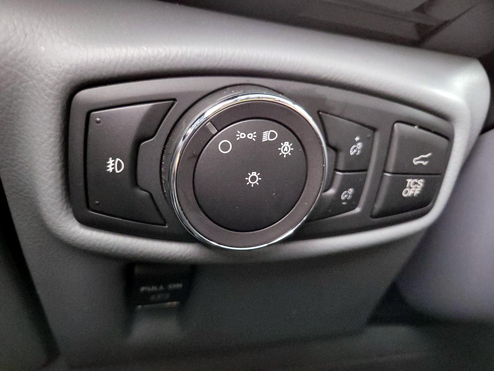 Thumbnail: 2019 Lincoln Nautilus - 13