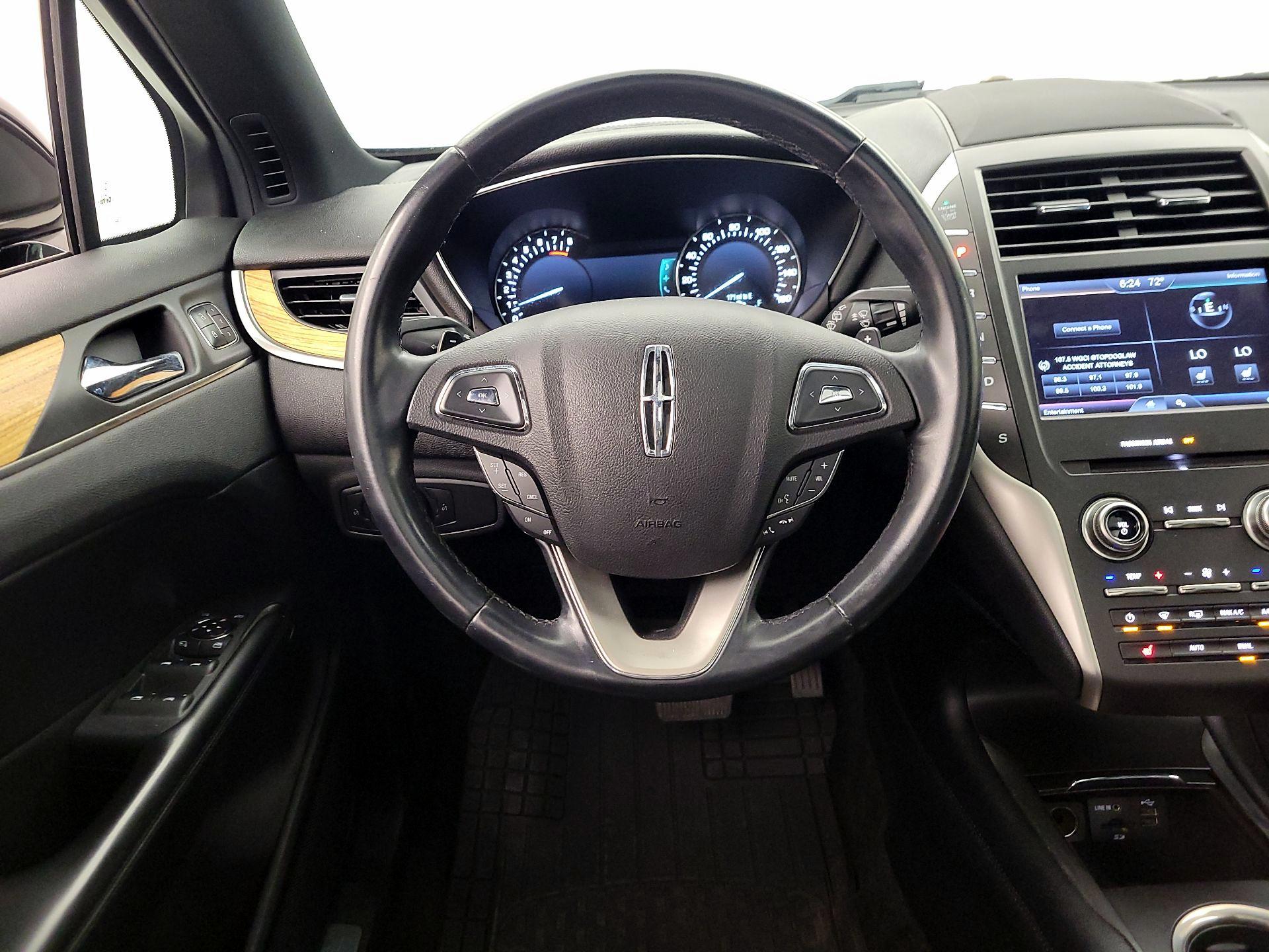 Thumbnail: 2015 Lincoln MKC - 10