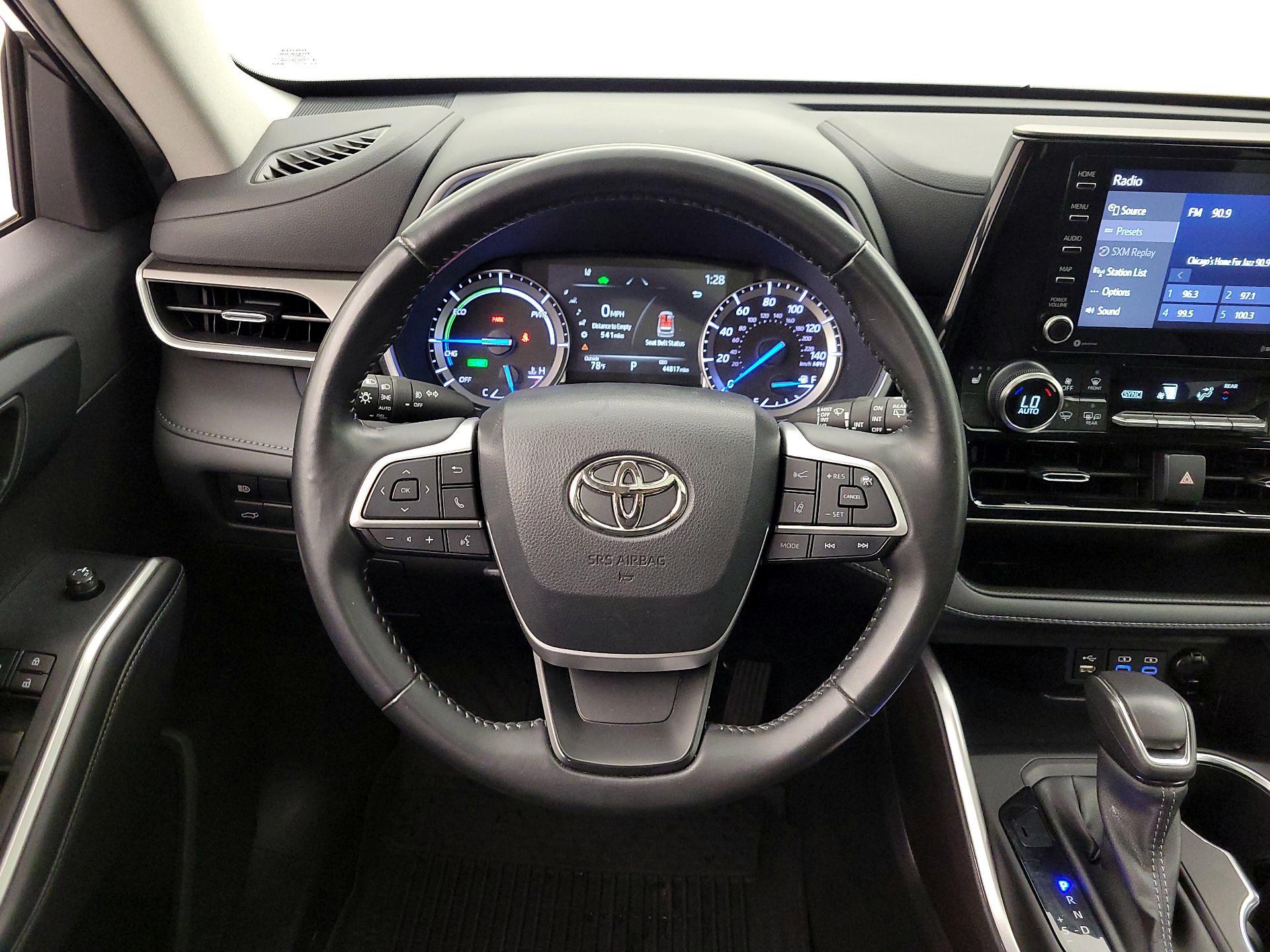 Thumbnail: 2022 Toyota Highlander - 10