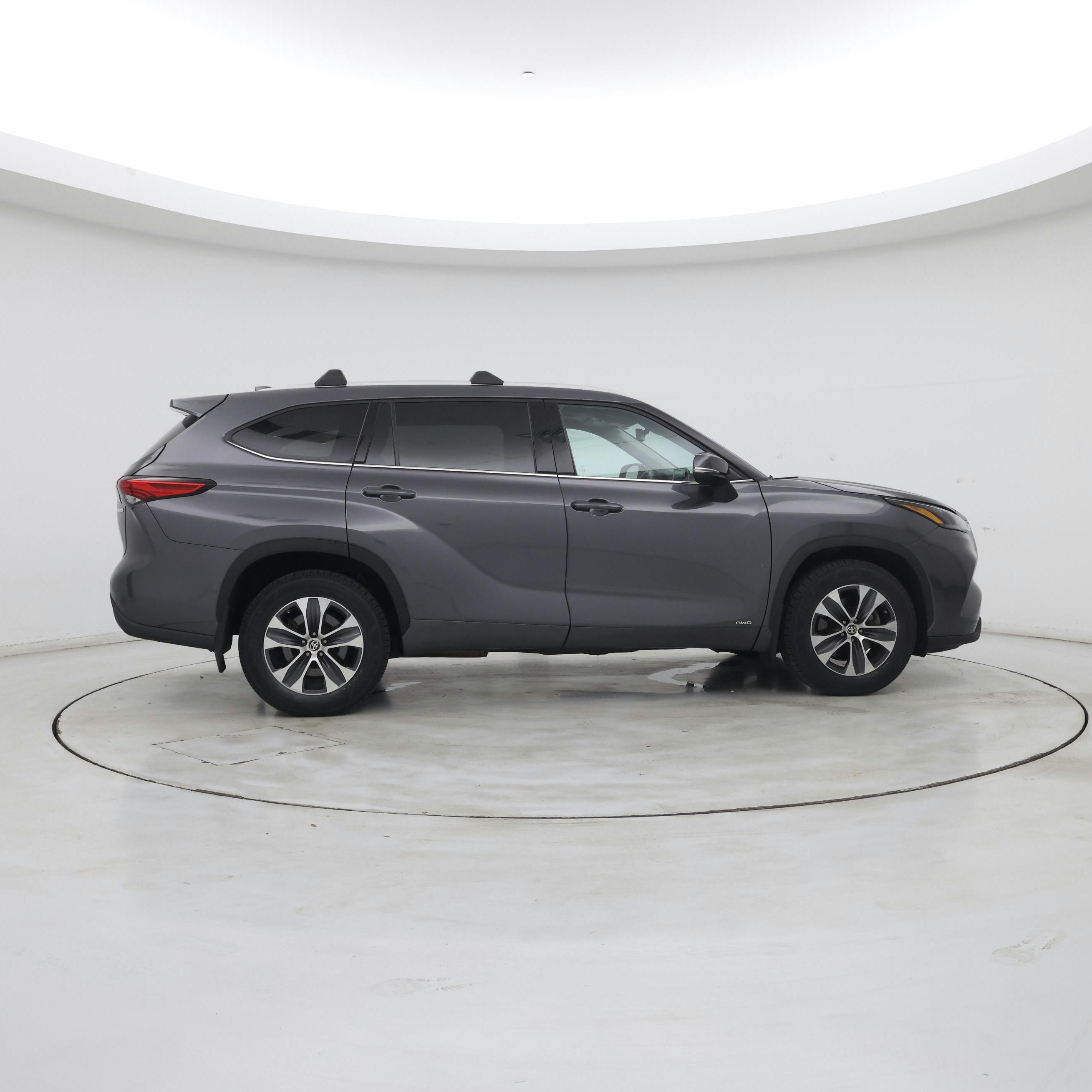 Thumbnail: 2022 Toyota Highlander - 7