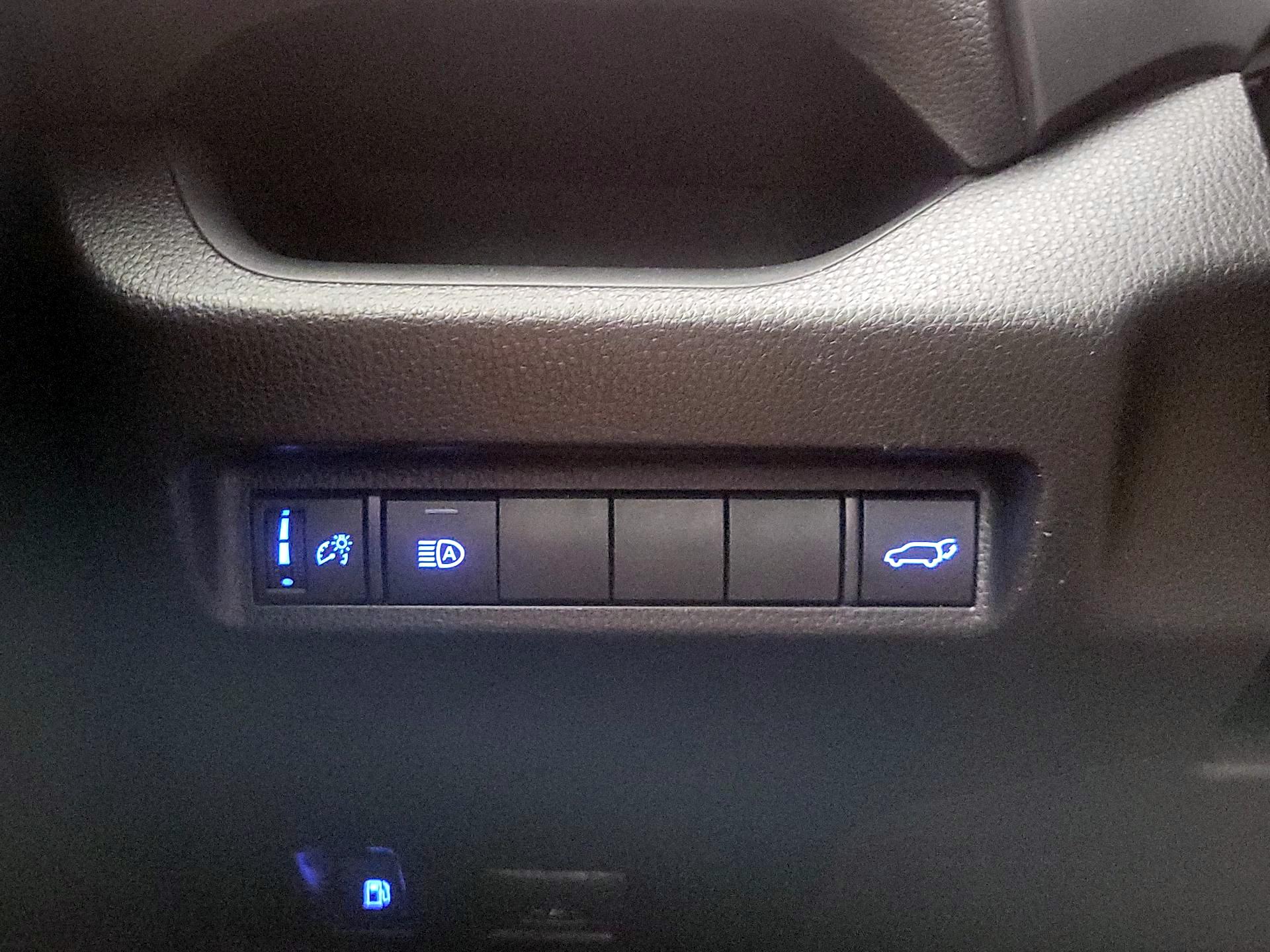 Thumbnail: 2019 Toyota RAV4 - 13