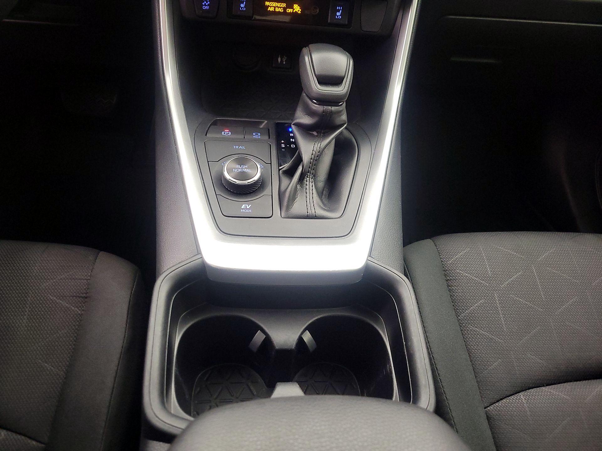 Thumbnail: 2019 Toyota RAV4 - 17