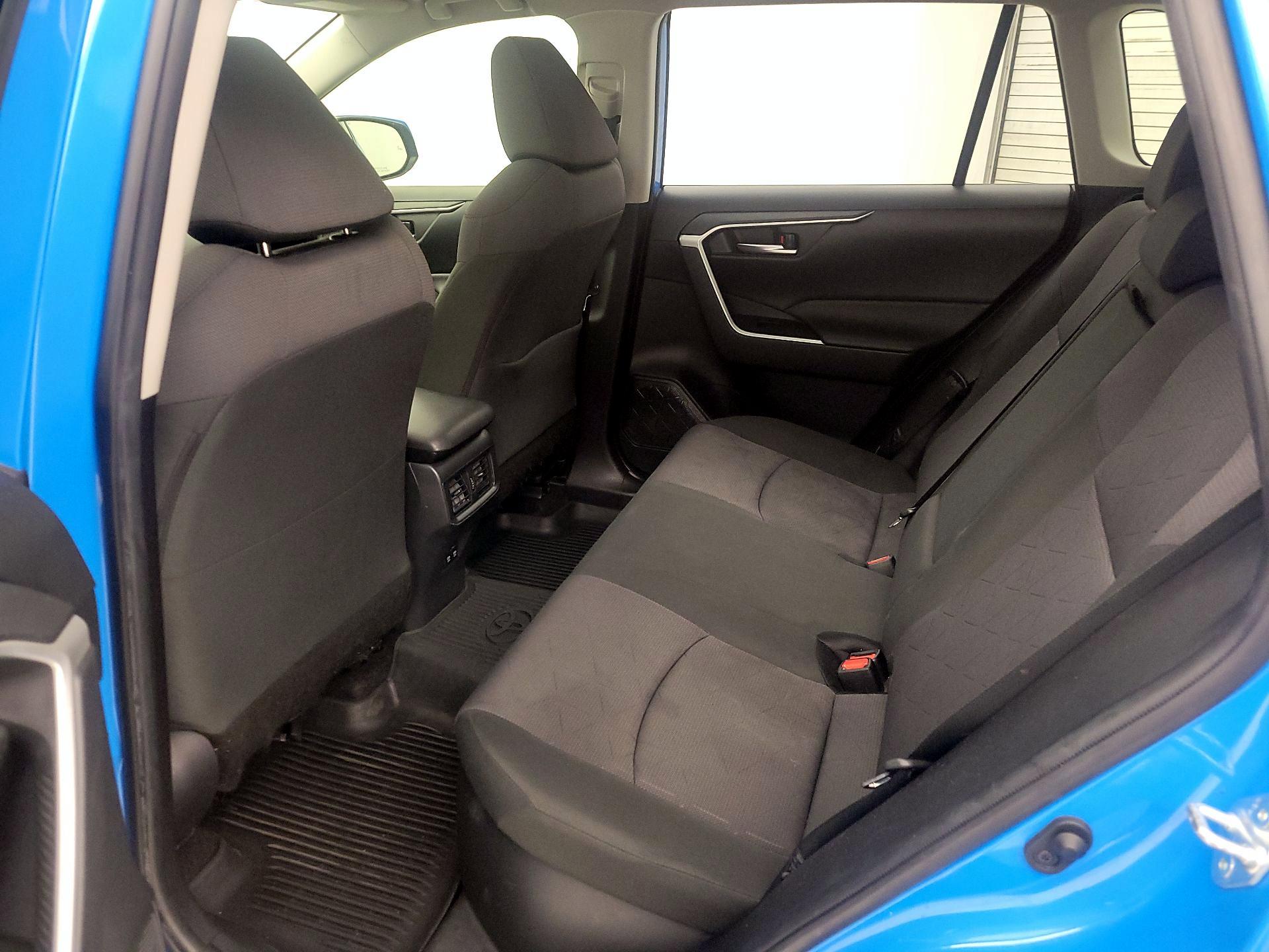 Thumbnail: 2019 Toyota RAV4 - 19