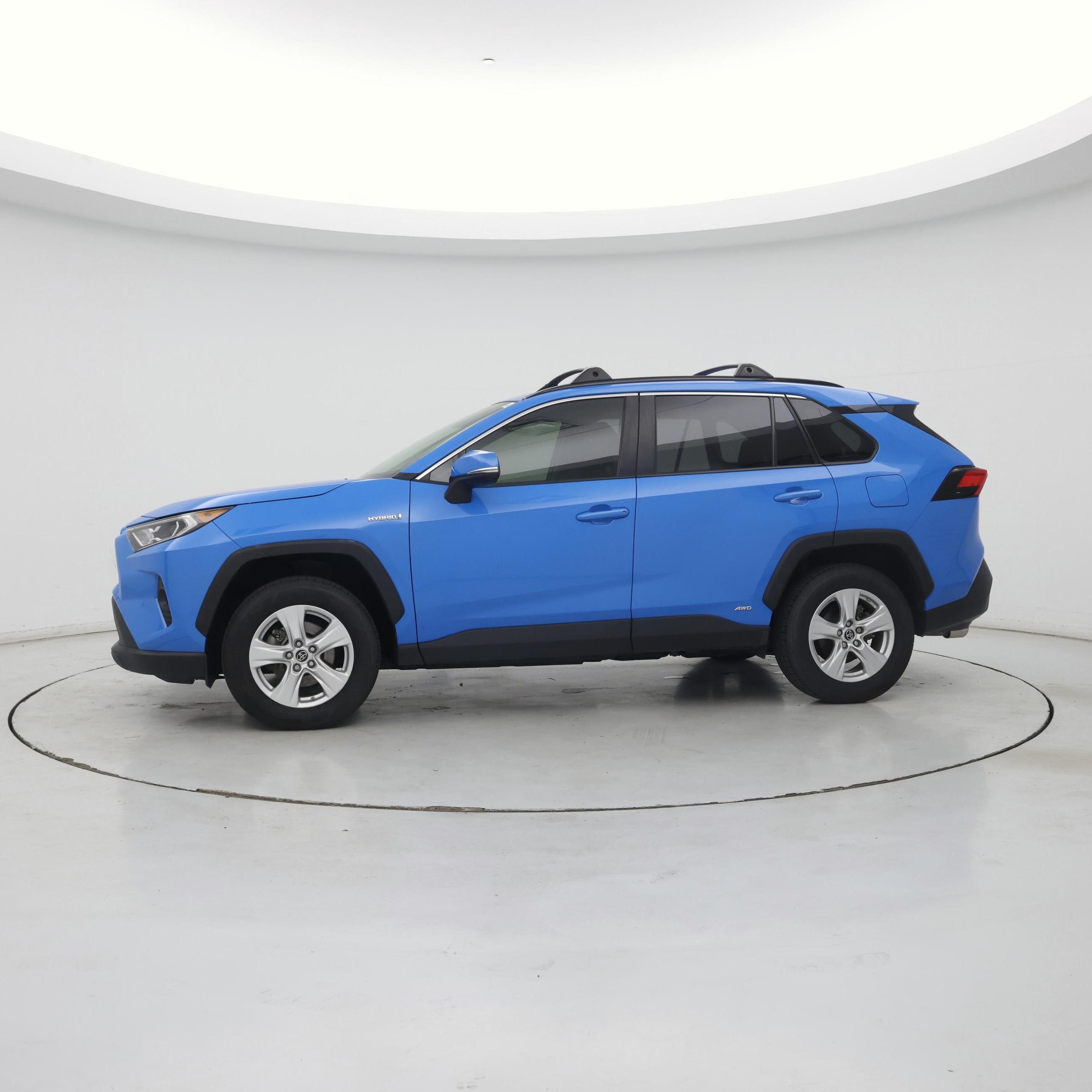 Thumbnail: 2019 Toyota RAV4 - 3