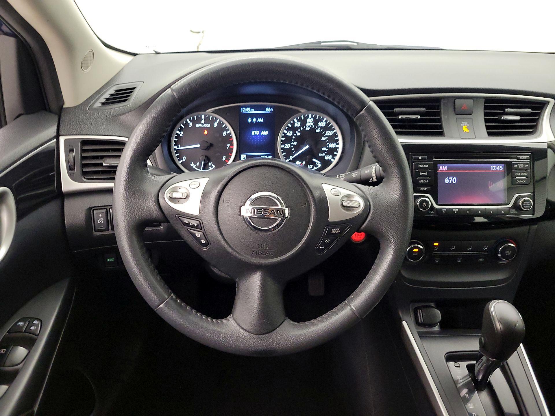 Thumbnail: 2017 Nissan Sentra - 10