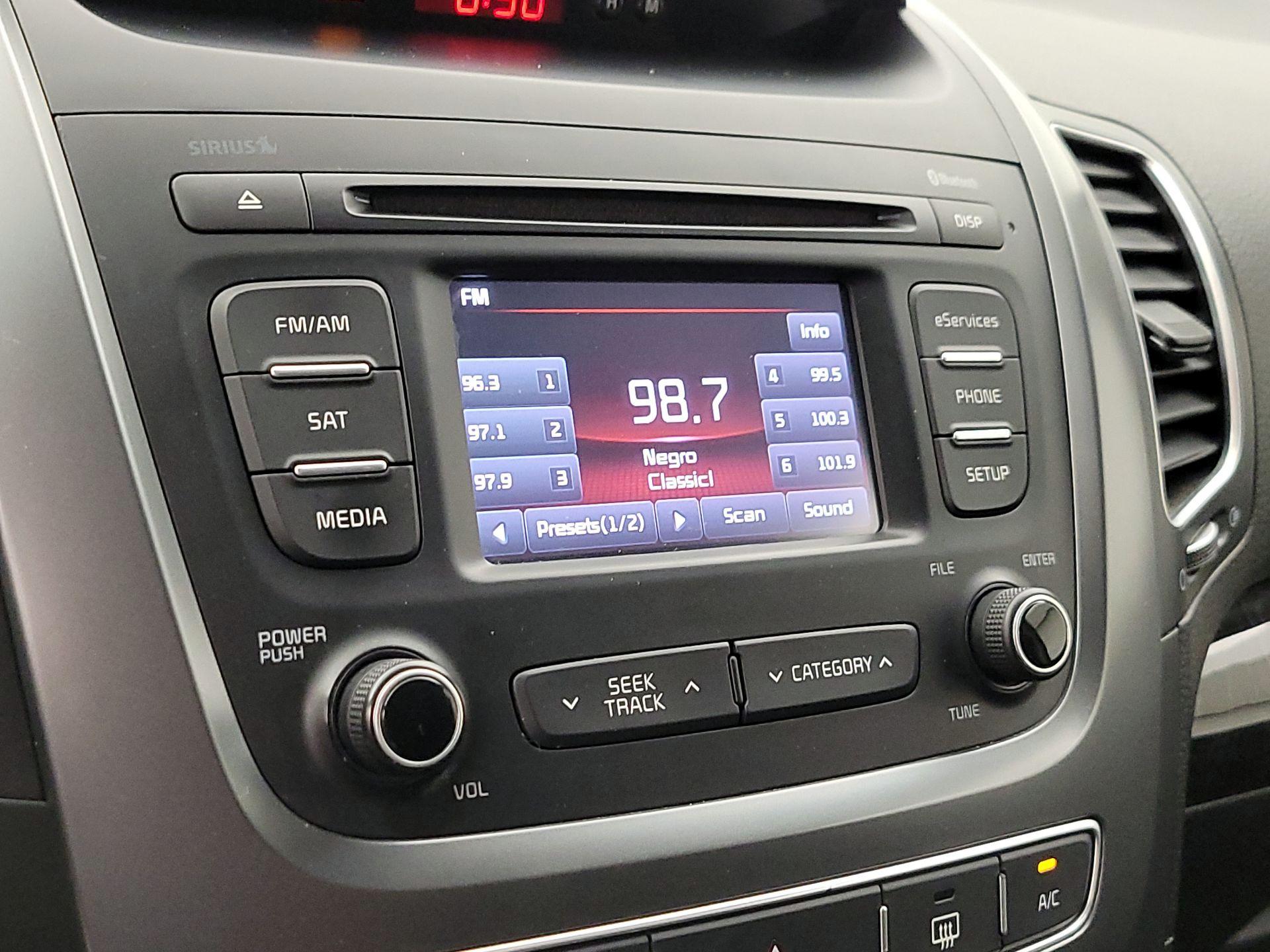 Thumbnail: 2015 Kia Sorento - 15