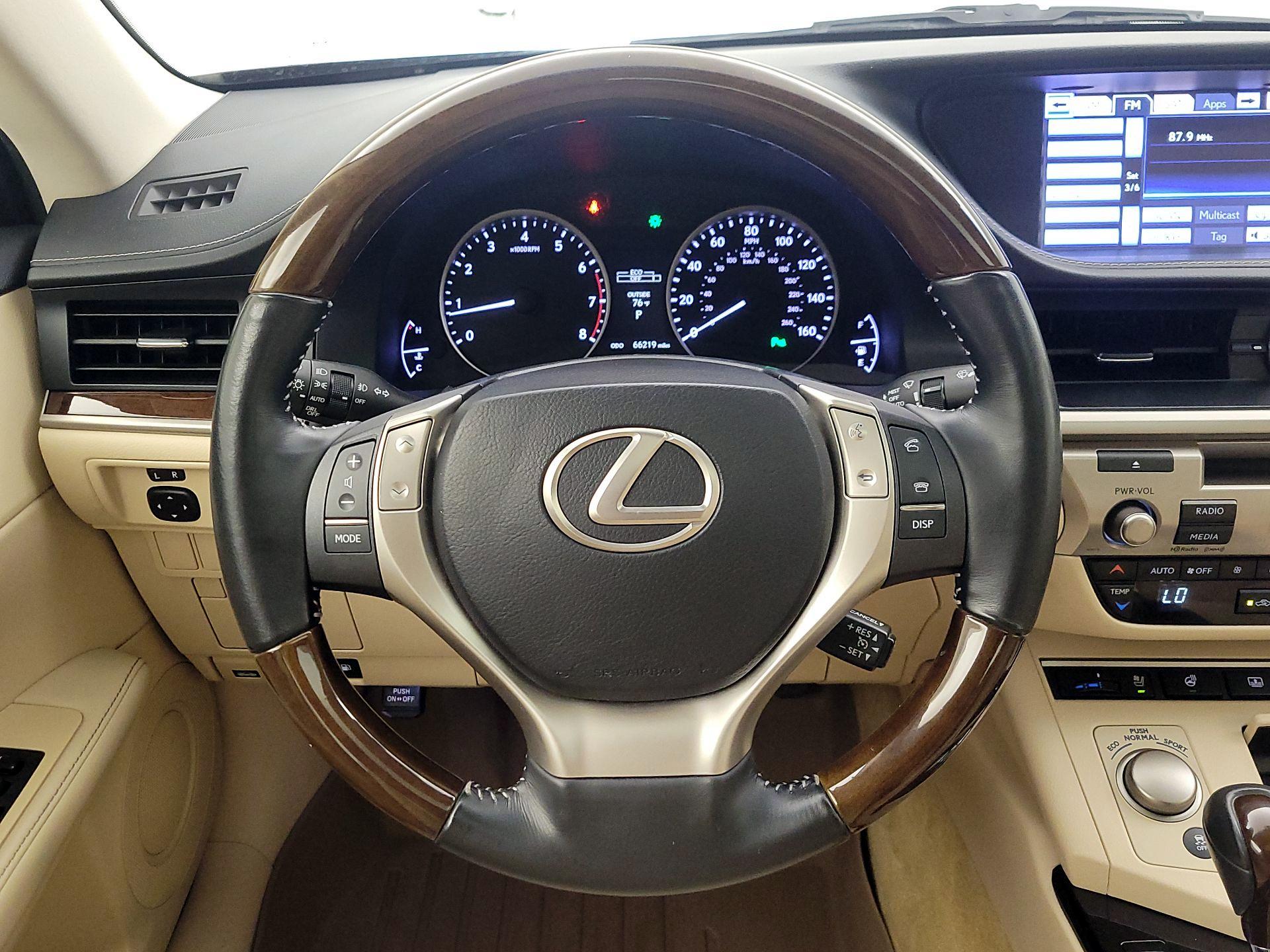 Thumbnail: 2013 Lexus ES - 10