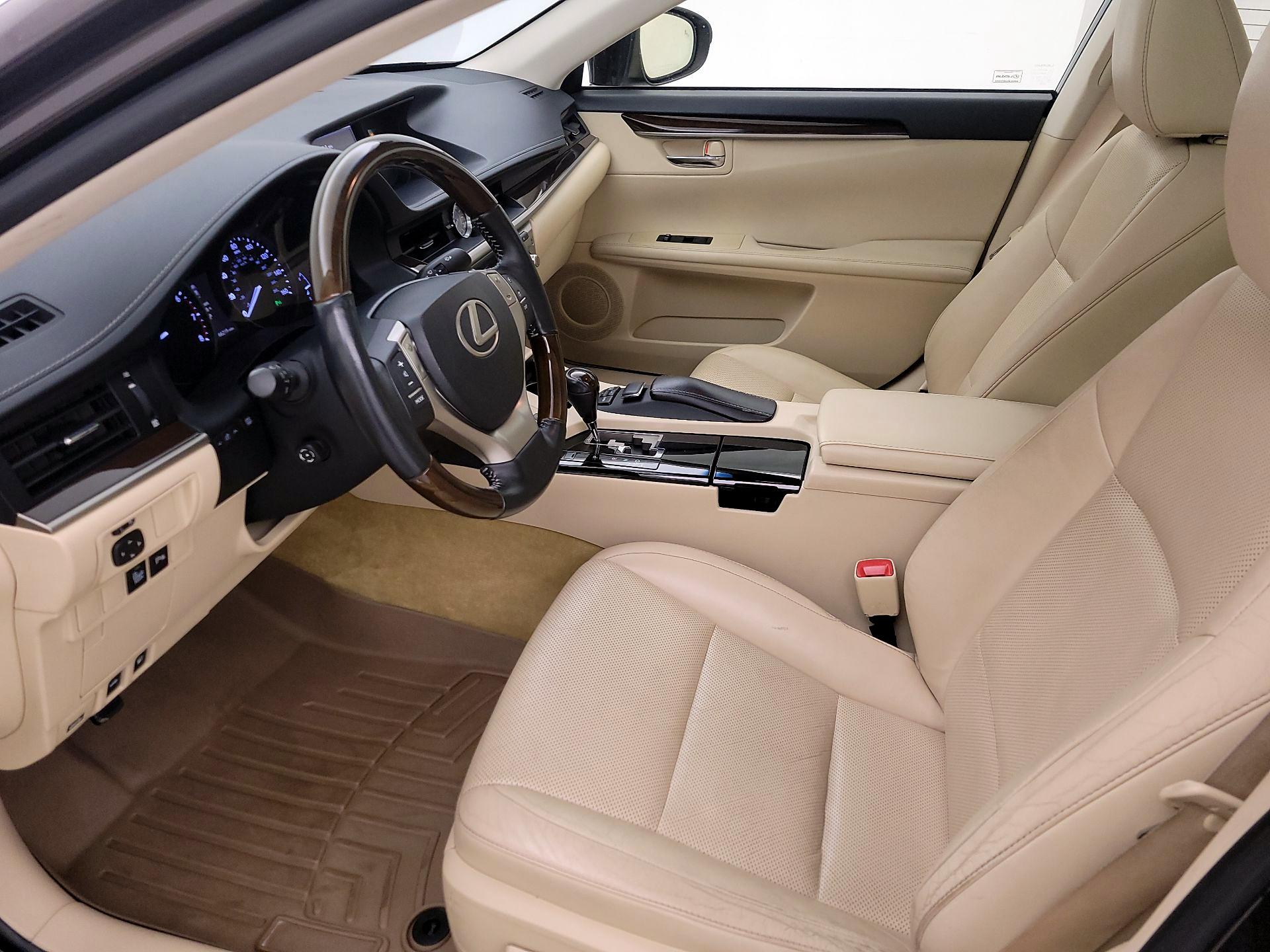 Thumbnail: 2013 Lexus ES - 11