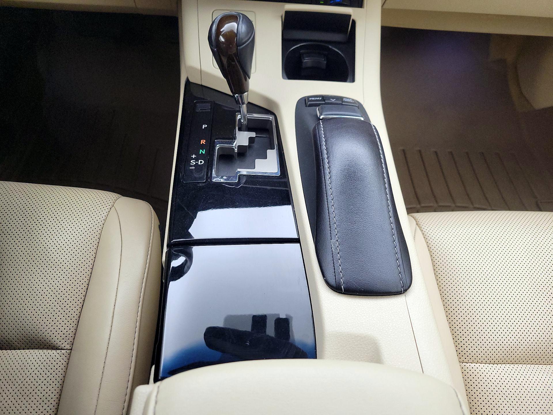 Thumbnail: 2013 Lexus ES - 17