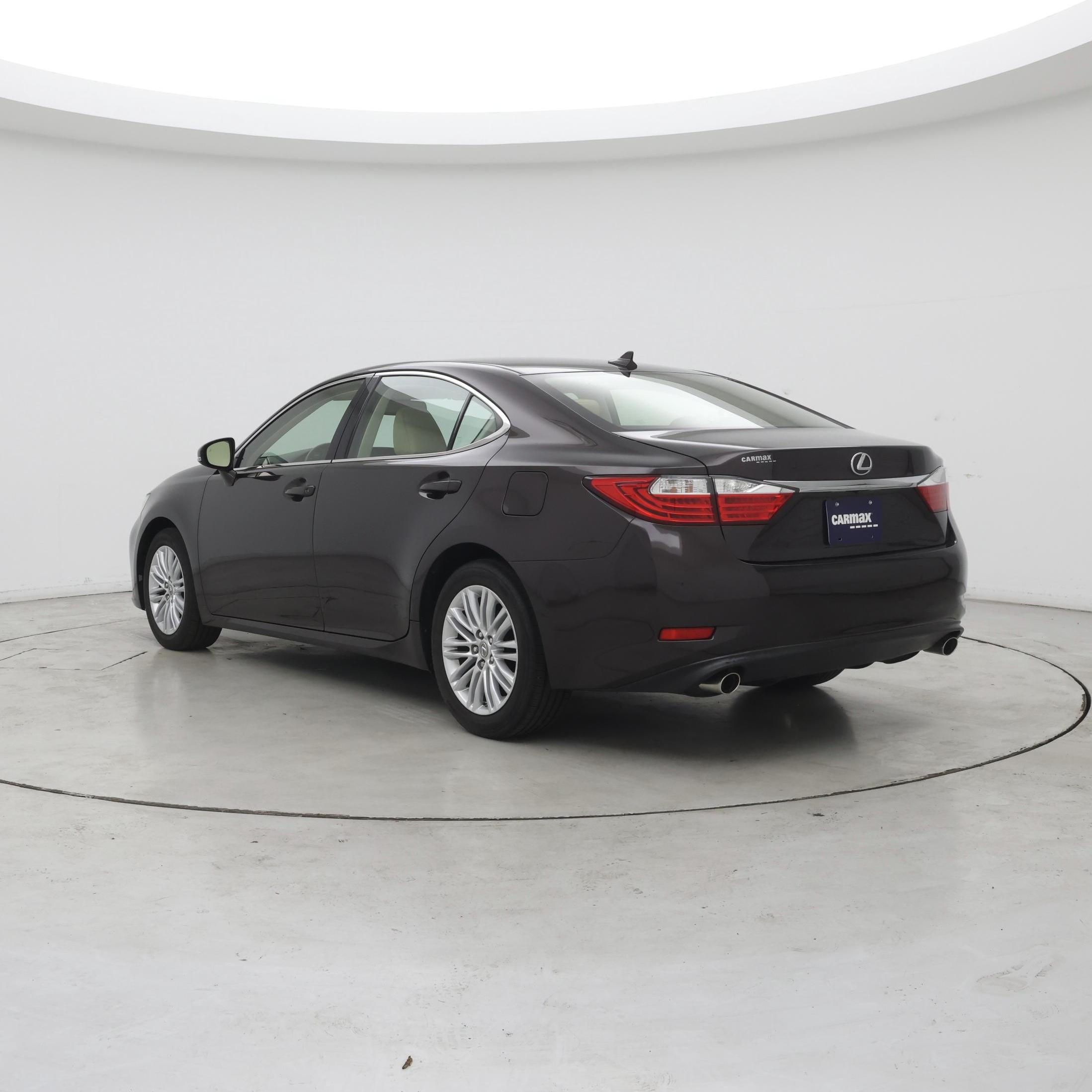 Thumbnail: 2013 Lexus ES - 2