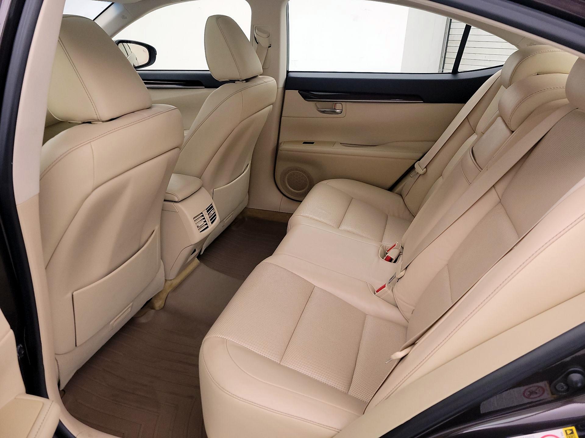 Thumbnail: 2013 Lexus ES - 19