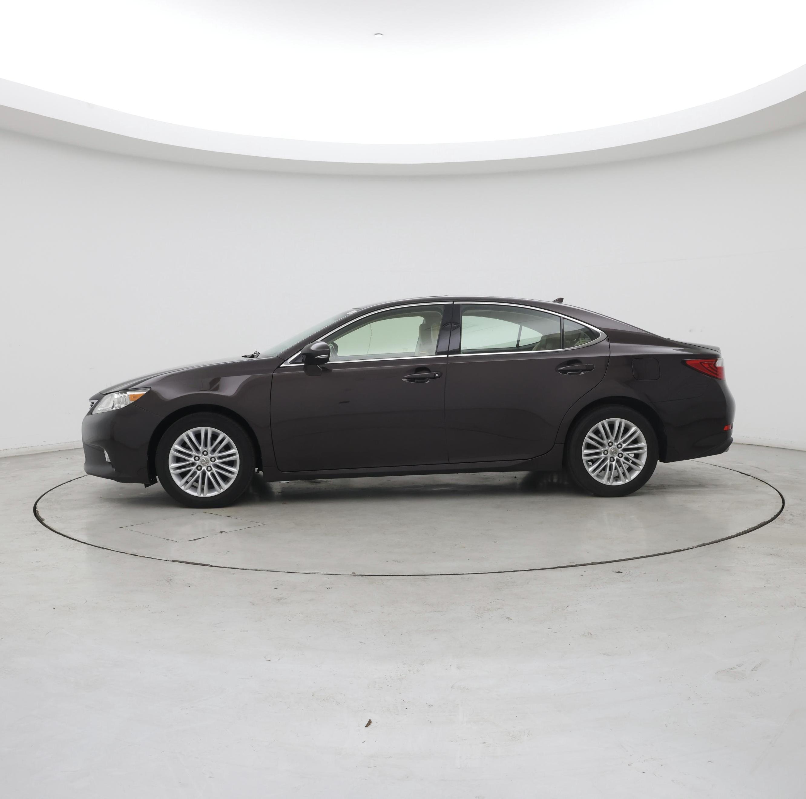 Thumbnail: 2013 Lexus ES - 3