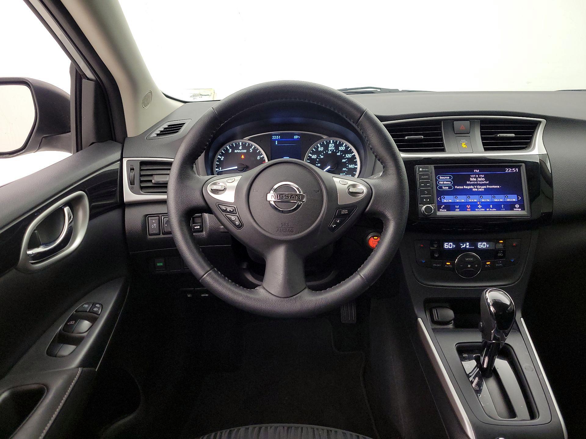 Thumbnail: 2019 Nissan Sentra - 10