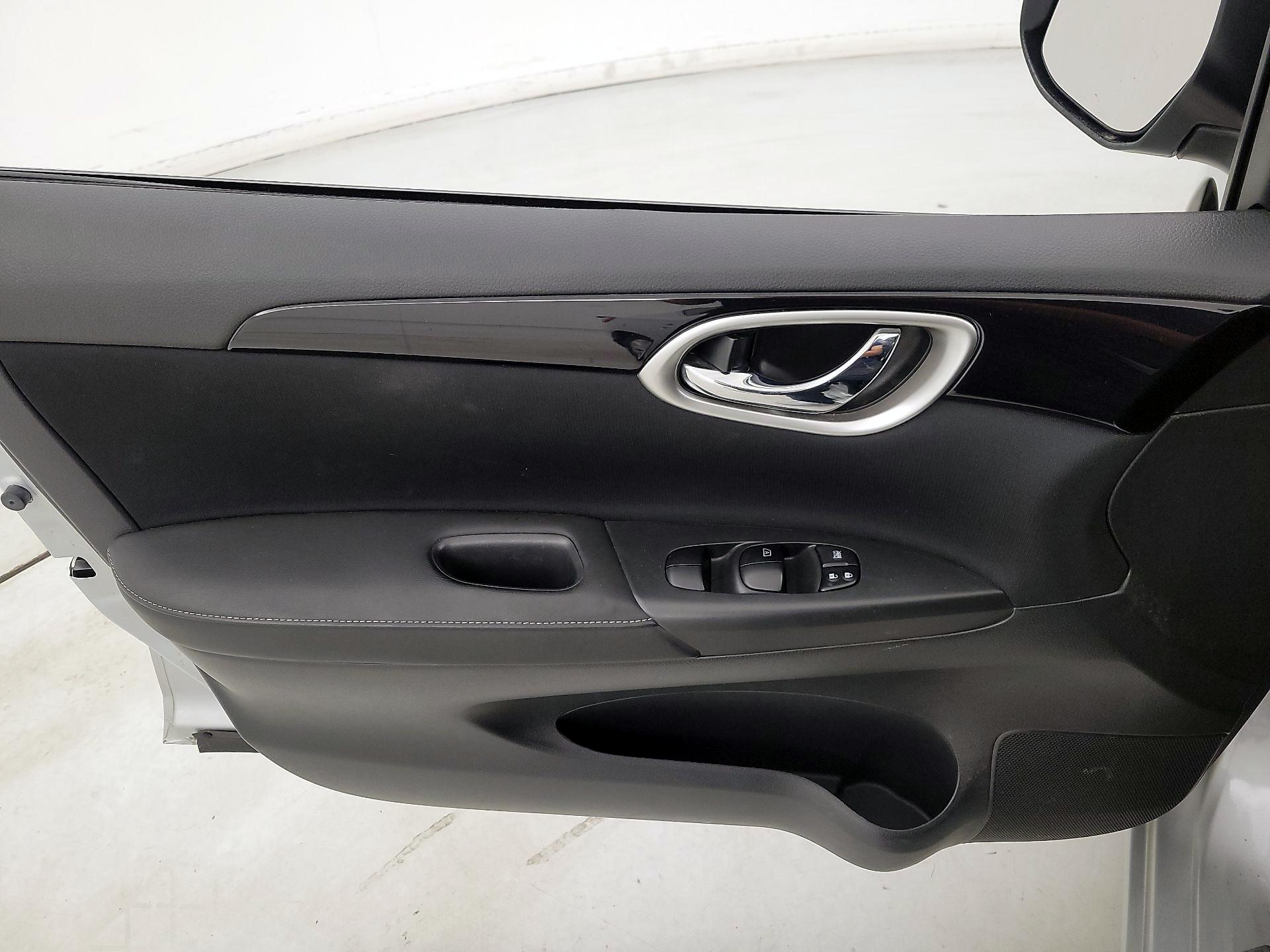 Thumbnail: 2019 Nissan Sentra - 12