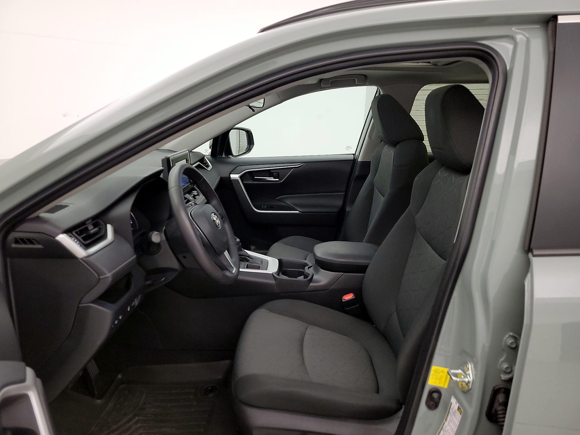 Thumbnail: 2021 Toyota RAV4 - 11
