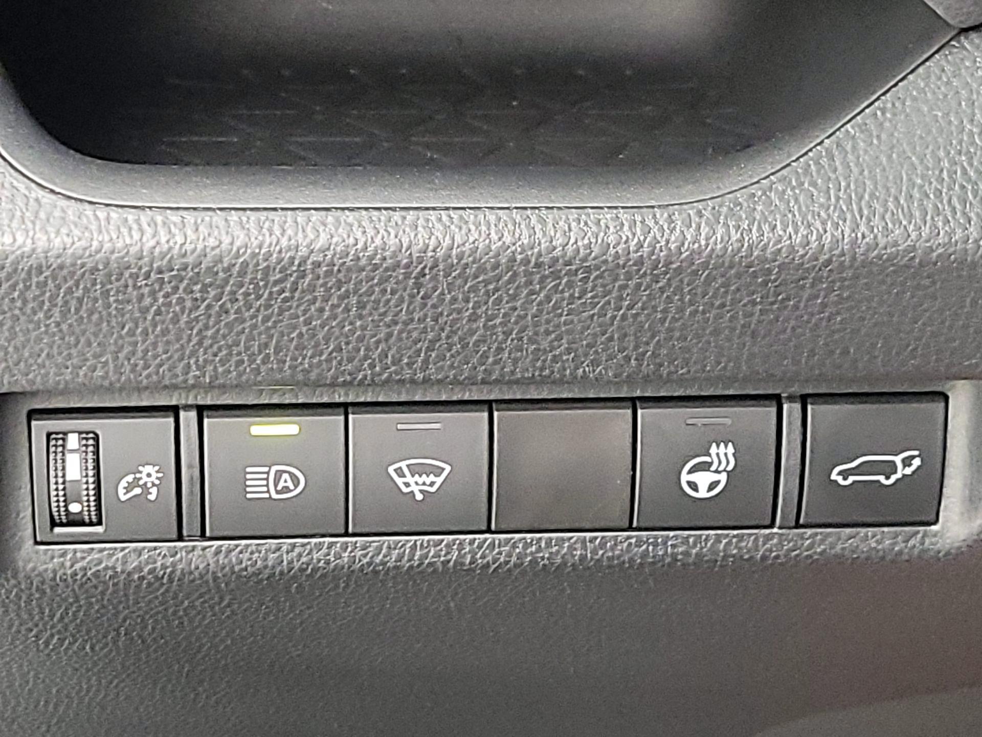 Thumbnail: 2021 Toyota RAV4 - 13