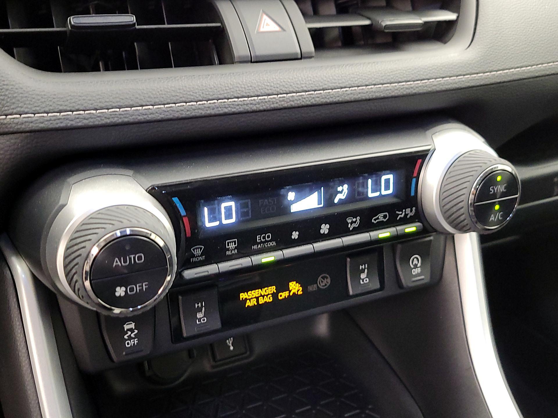 Thumbnail: 2021 Toyota RAV4 - 16