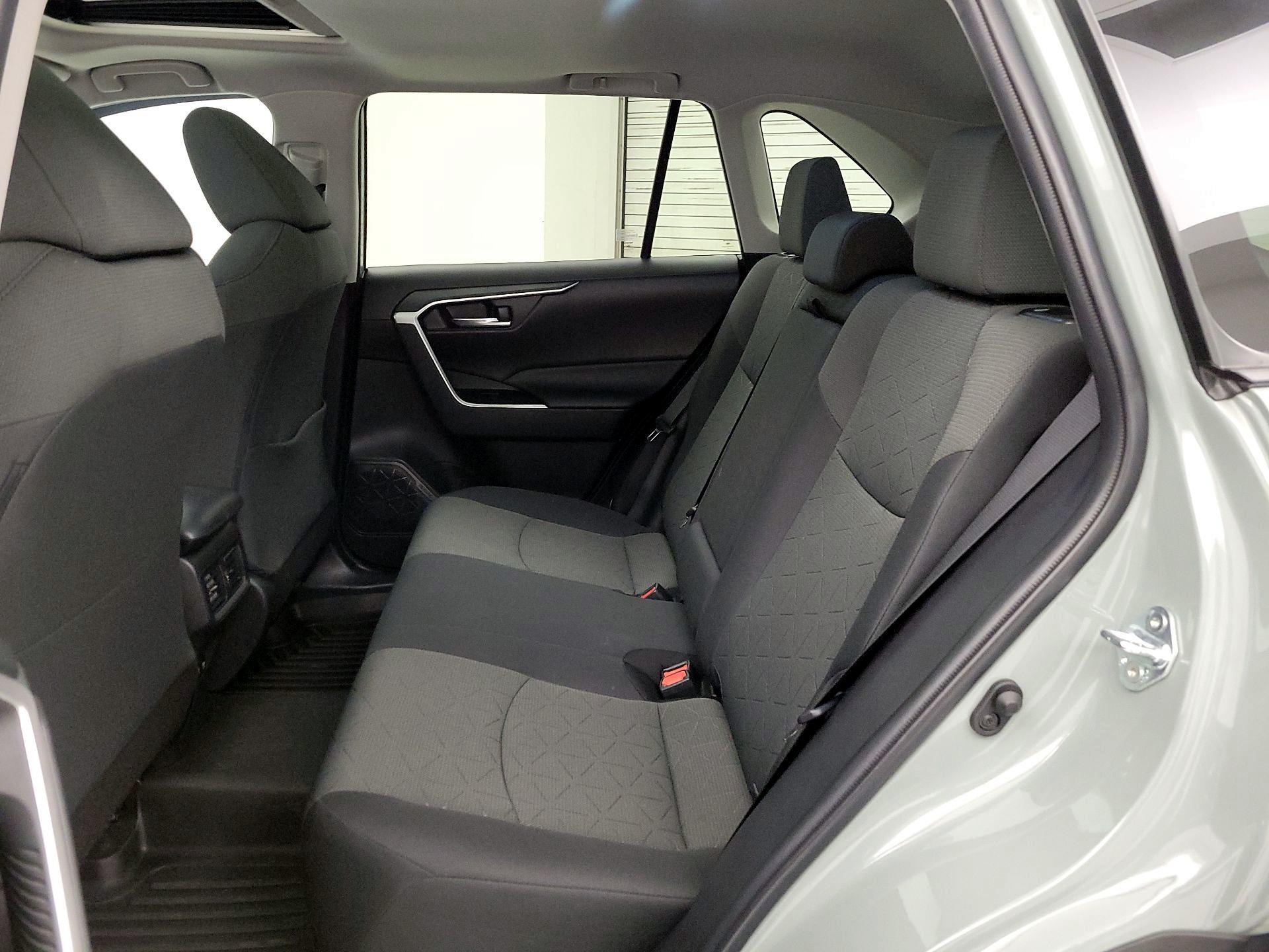 Thumbnail: 2021 Toyota RAV4 - 20