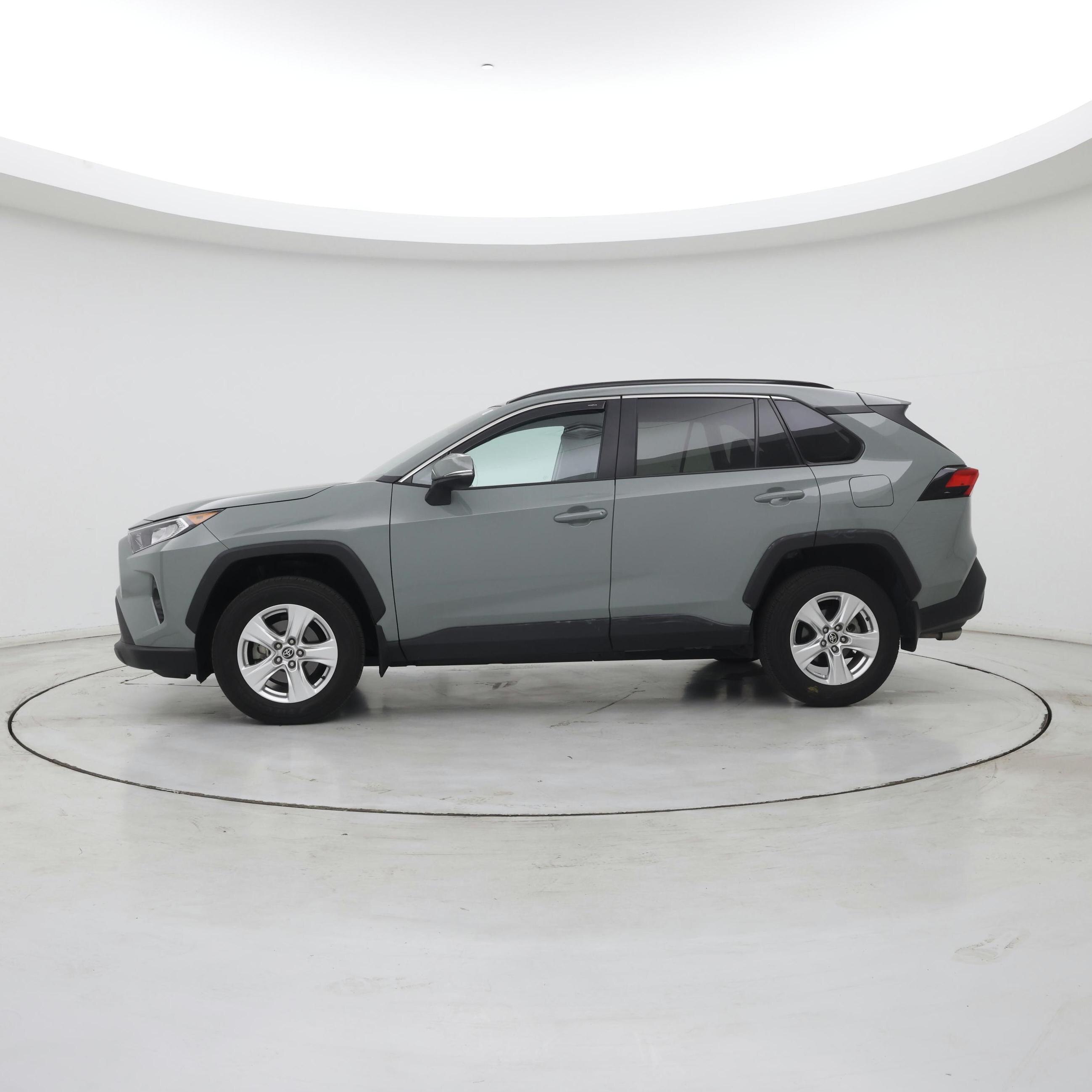 Thumbnail: 2021 Toyota RAV4 - 3