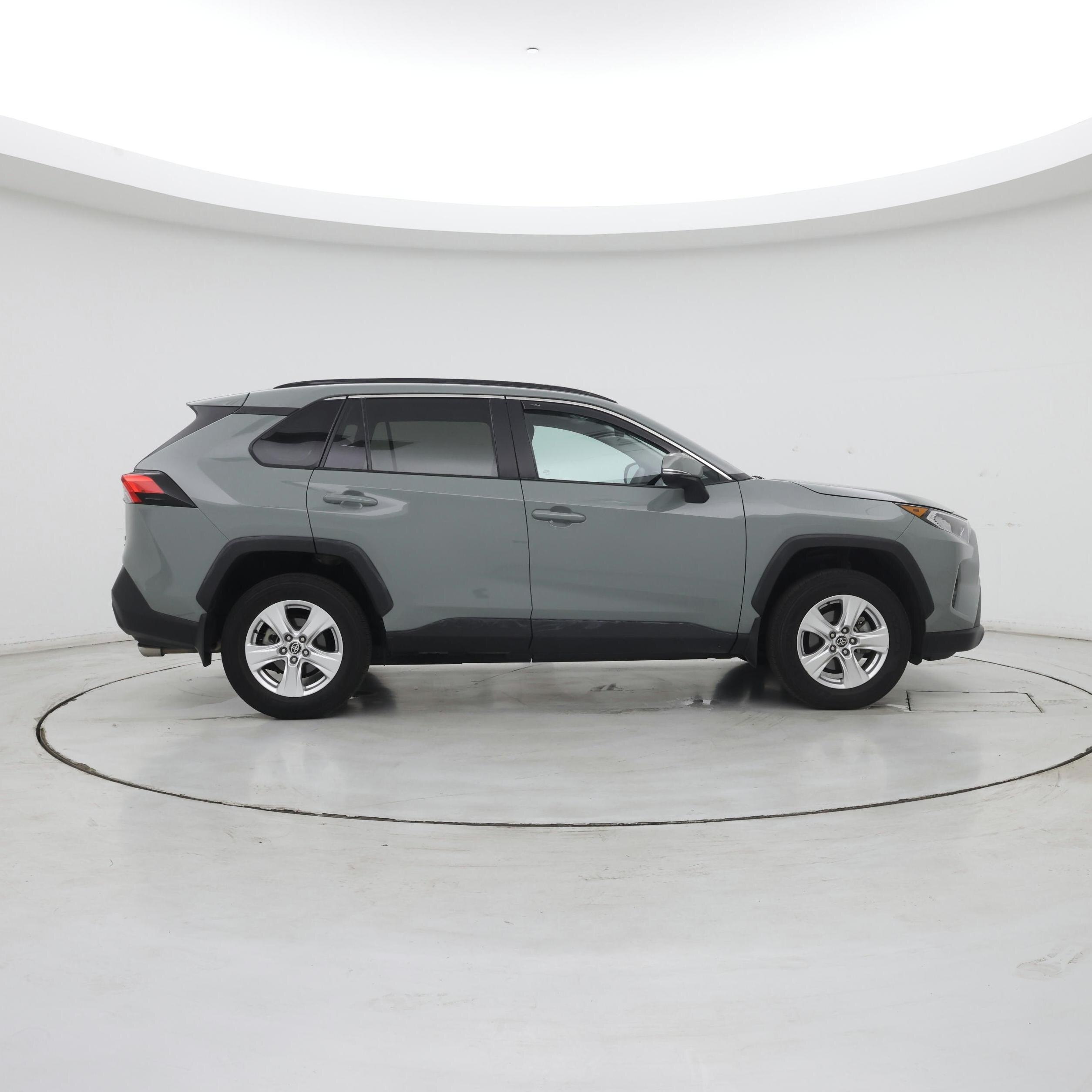 Thumbnail: 2021 Toyota RAV4 - 7